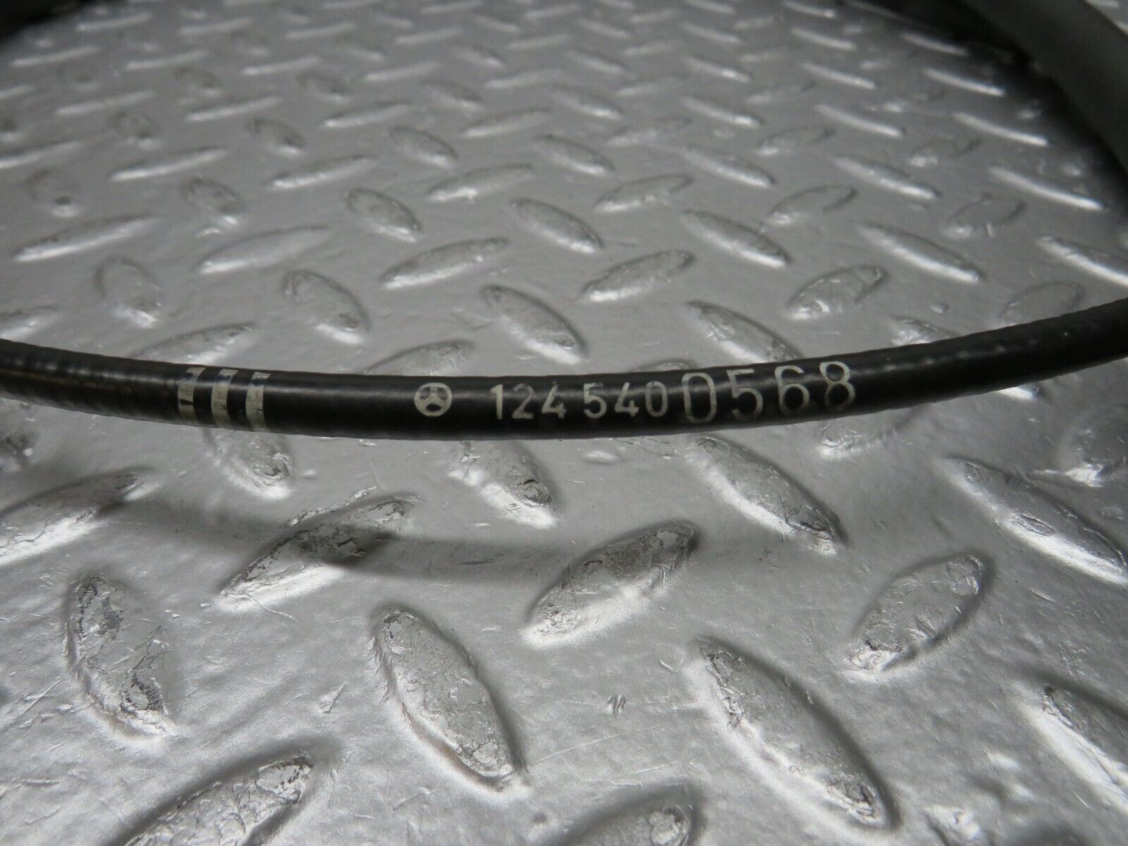 30526 Mercedes-Benz W124 230E Speedometer Cable 1245400568 For Automatic Gearbox