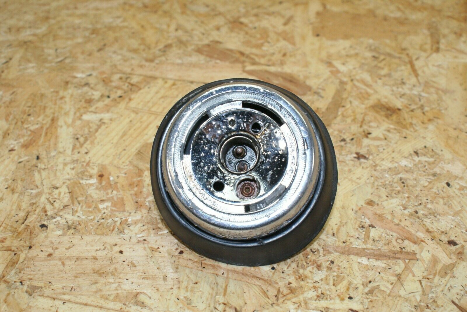 2290 Mercedes-Benz W105 219 PONTON Turn Signal Light Housing With Rubber