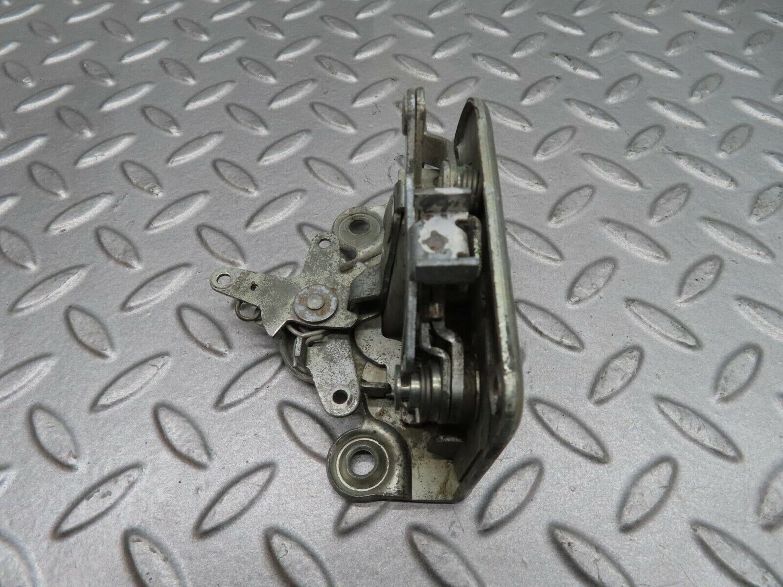 12286 Mercedes-Benz W108 280SE 3.5 Front Left Door Lock Mechanism