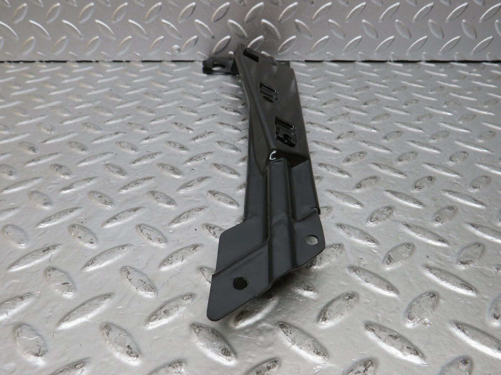 26507 Mercedes-Benz C124 220CE Coupe Rear Window Channel Support Left Side