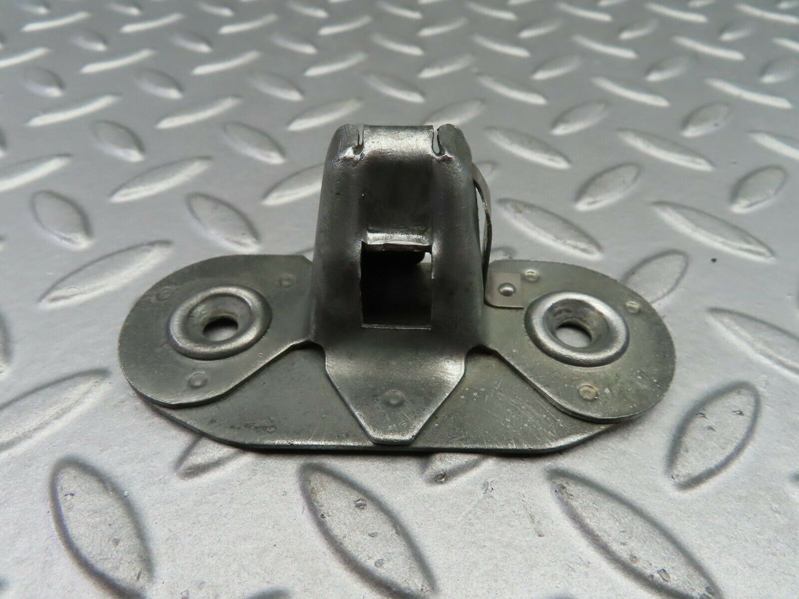 7187 Mercedes-Benz C107 350SLC Coupe Boot Latch Lock