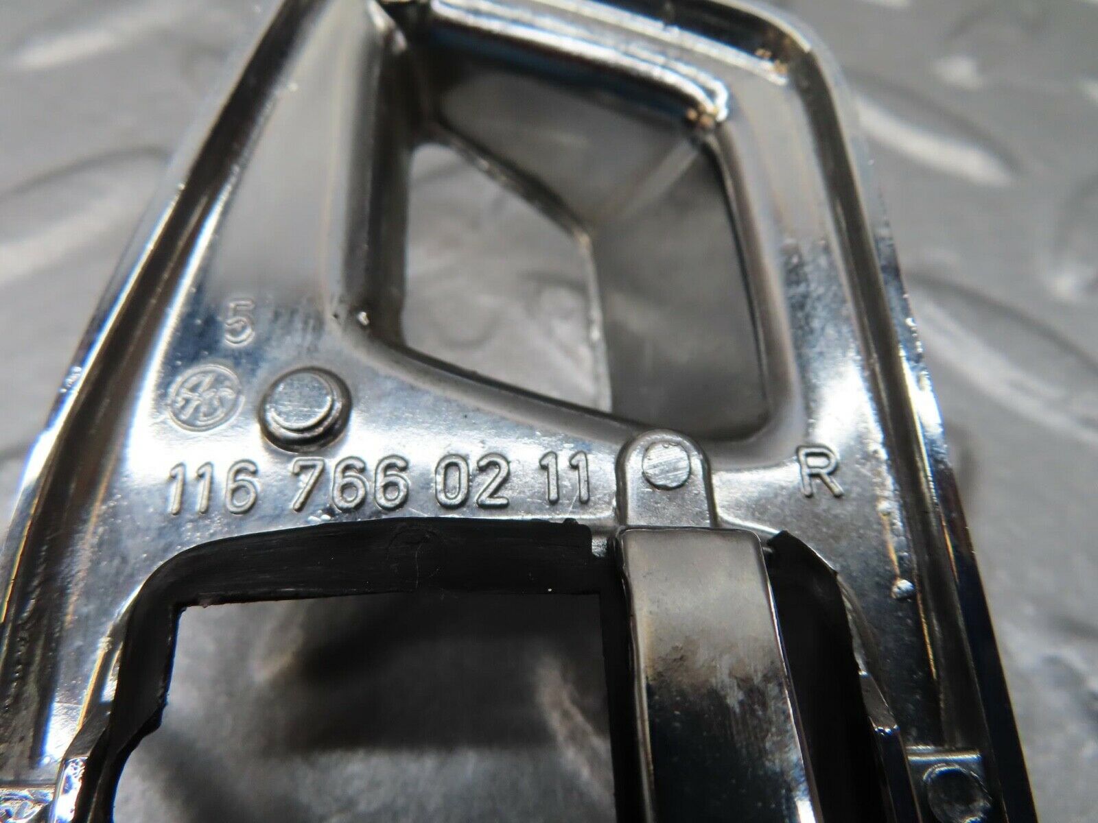 16058 Mercedes-Benz W123 280E Chrome Frame For Door Opener Right 1167660211