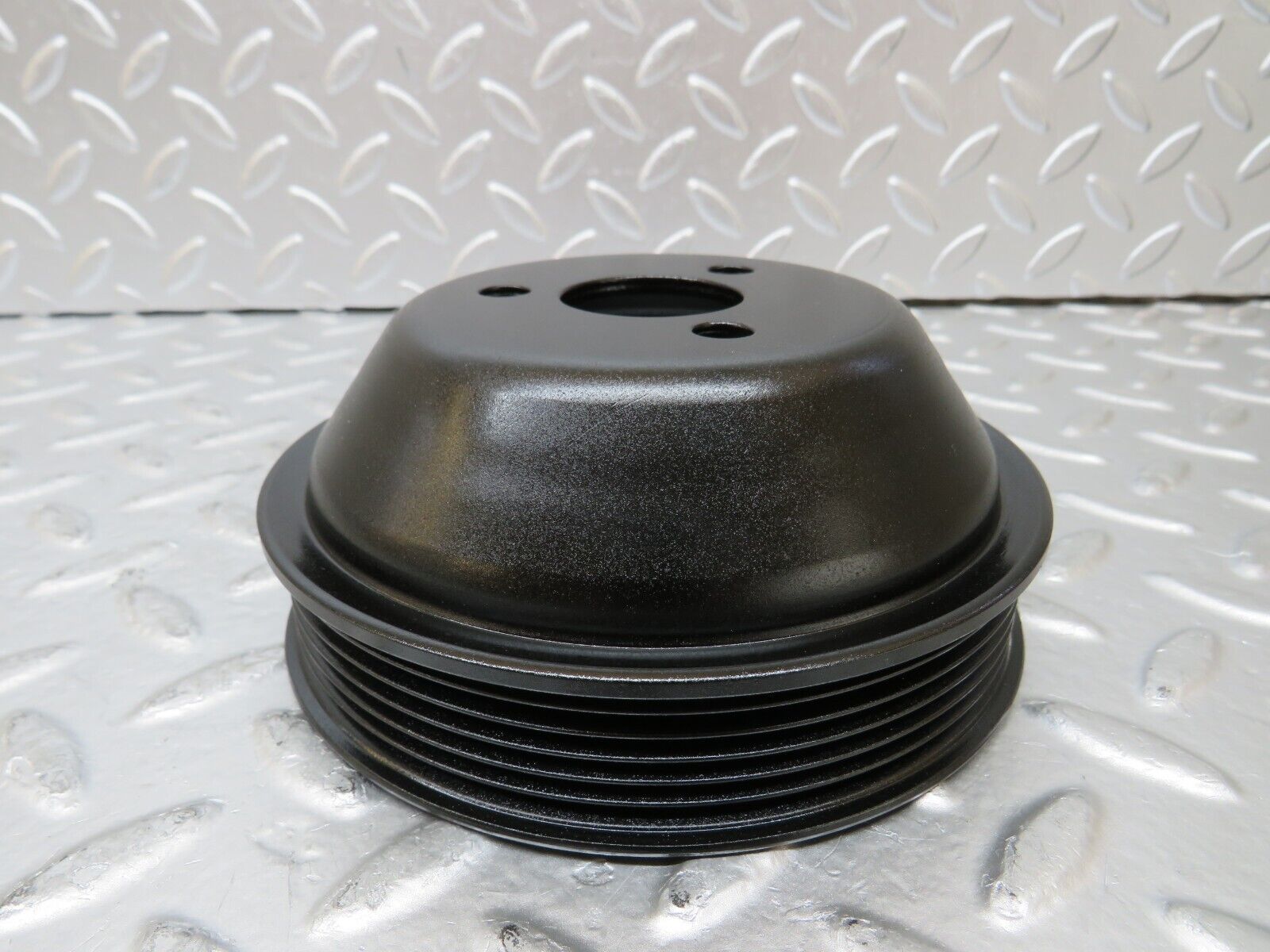 25913 Mercedes-Benz W124 280E Water Pump Pulley 1042300015