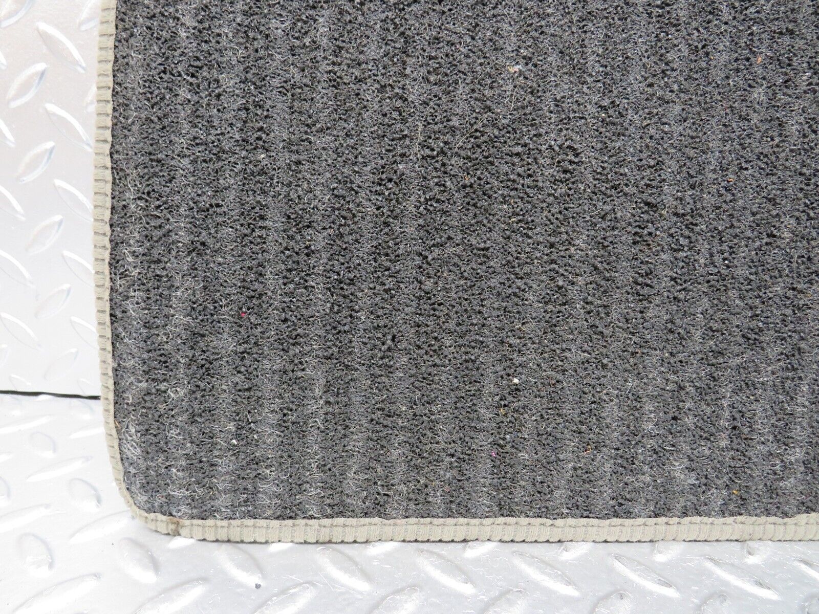 32336 Mercedes-Benz S124 300TE Wagon Rear Right Floor Carpet Mat Grey
