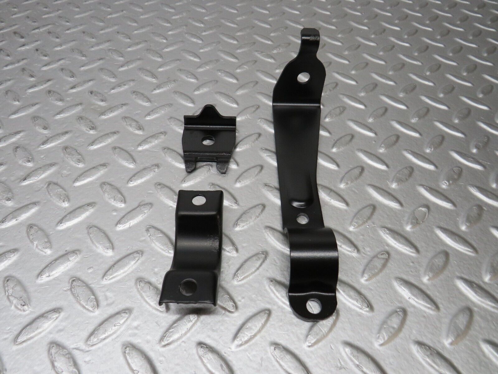 36782 Mercedes-Benz W201 190E 2.0L Front Axle Bracket