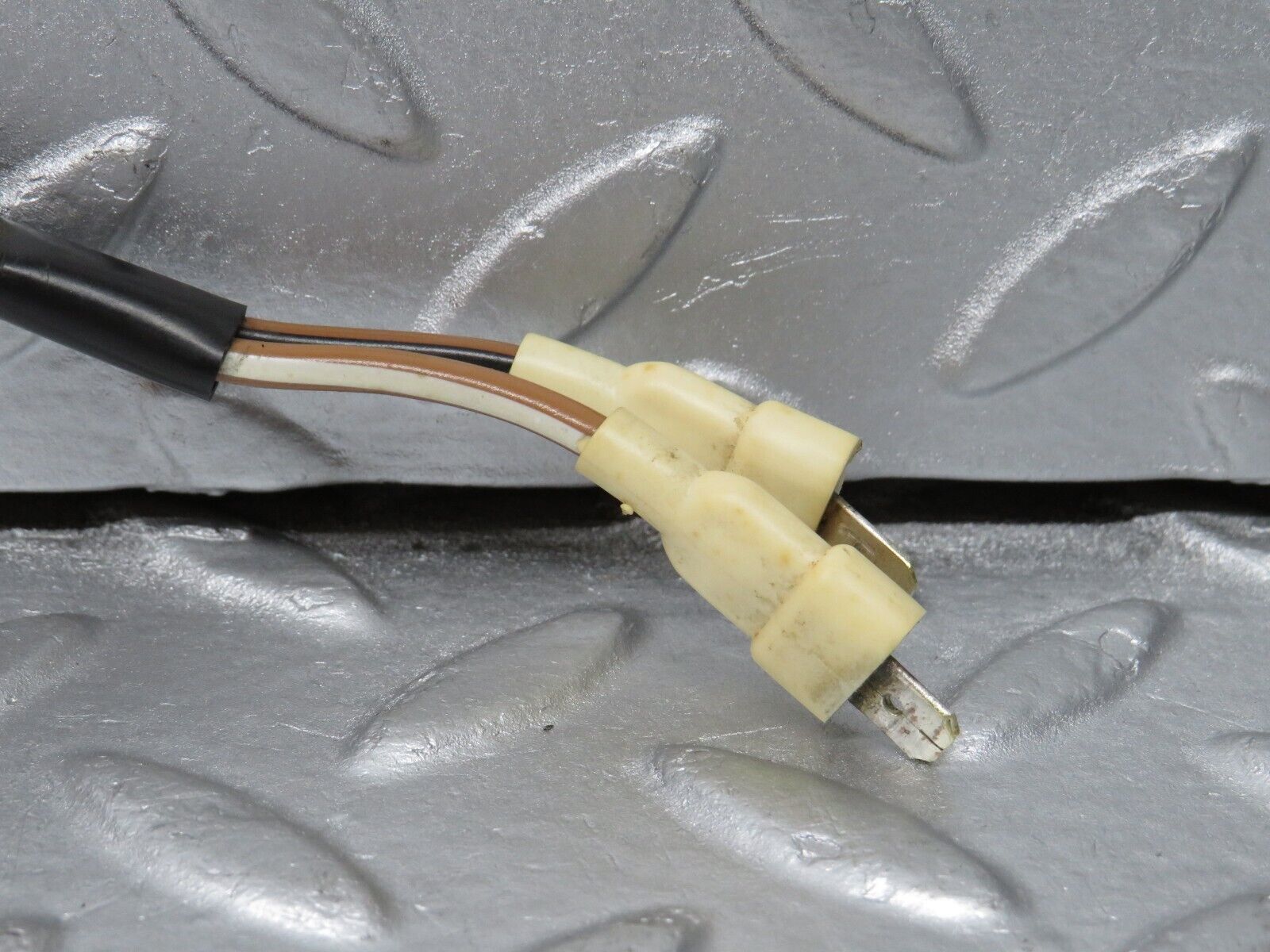 39724 Mercedes-Benz R129 320SL Coupe Aircon Pressure Switch 0048206710