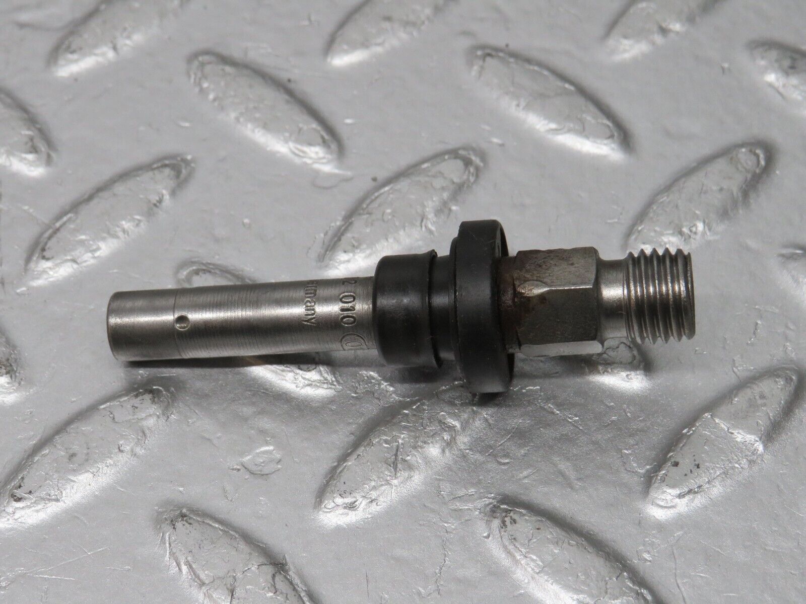 32703 Mercedes-Benz S124 300TE Wagon Fuel Injector Bosch 0437502010