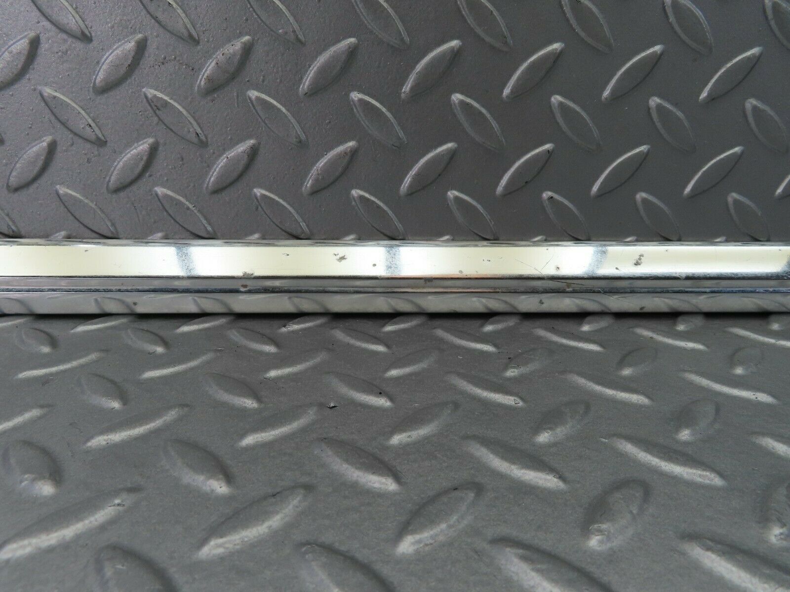 7921 Mercedes-Benz W115 220D Rear Right Door Chrome Moulding Trim