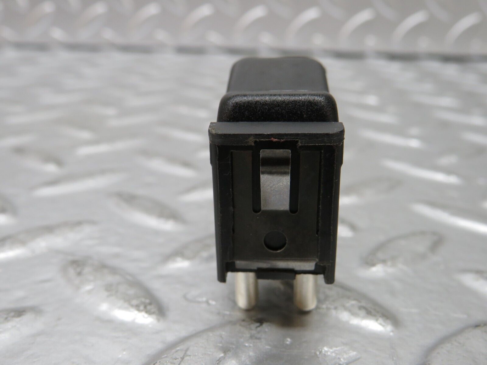 25347 Mercedes-Benz W201 190D Rear Heated Window Switch 0008206010