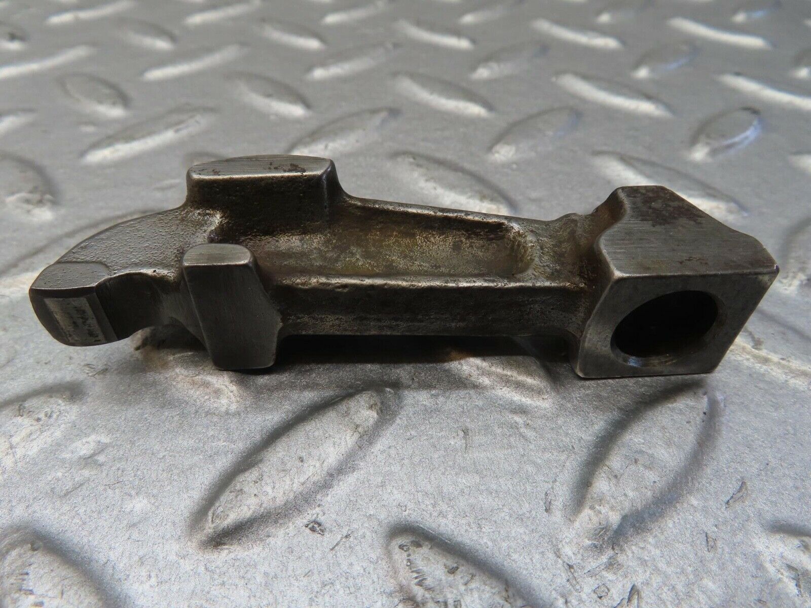 13378 Mercedes-Benz W111 230S Valve Rocker Arm With Retaining Spring