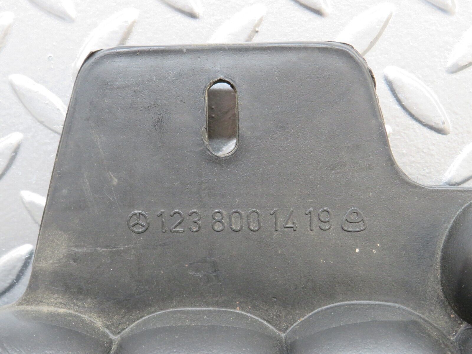 29738 Mercedes-Benz W123 230E Vacuum Reservoir Tank 1238001419