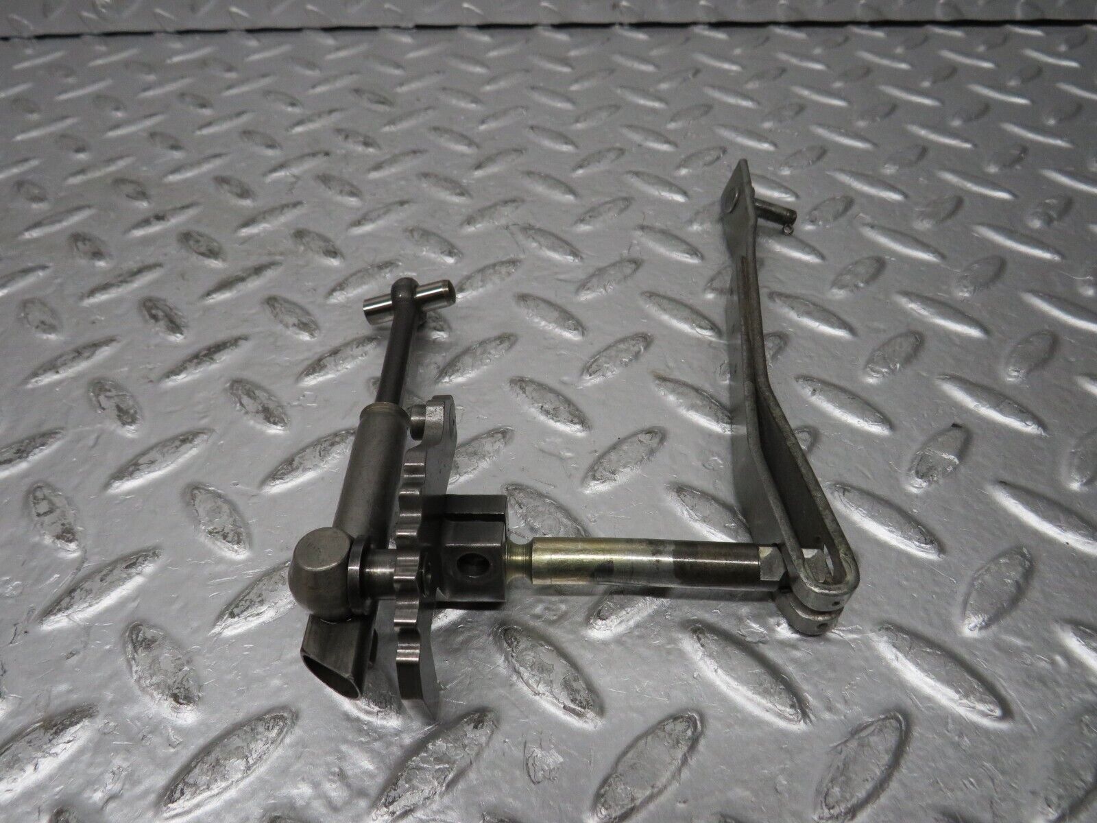 30217 Mercedes-Benz W123 230E Automatic Gearbox Linkage 722.122