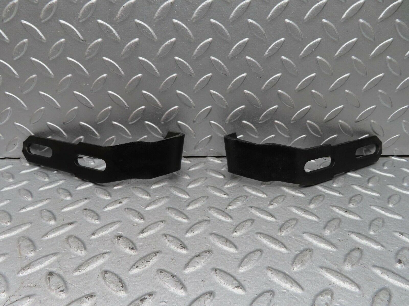 14508 Mercedes-Benz W116 350SE Front Bumper Bracket Holder