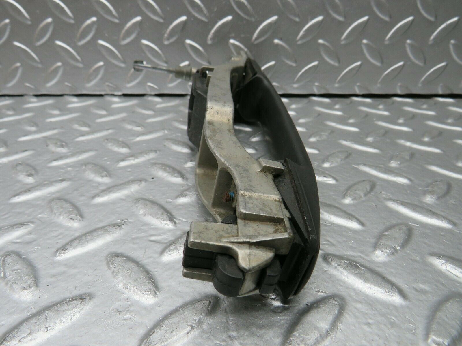 22813 Mercedes-Benz W124 230E Front Left Exterior Door Handle No Key