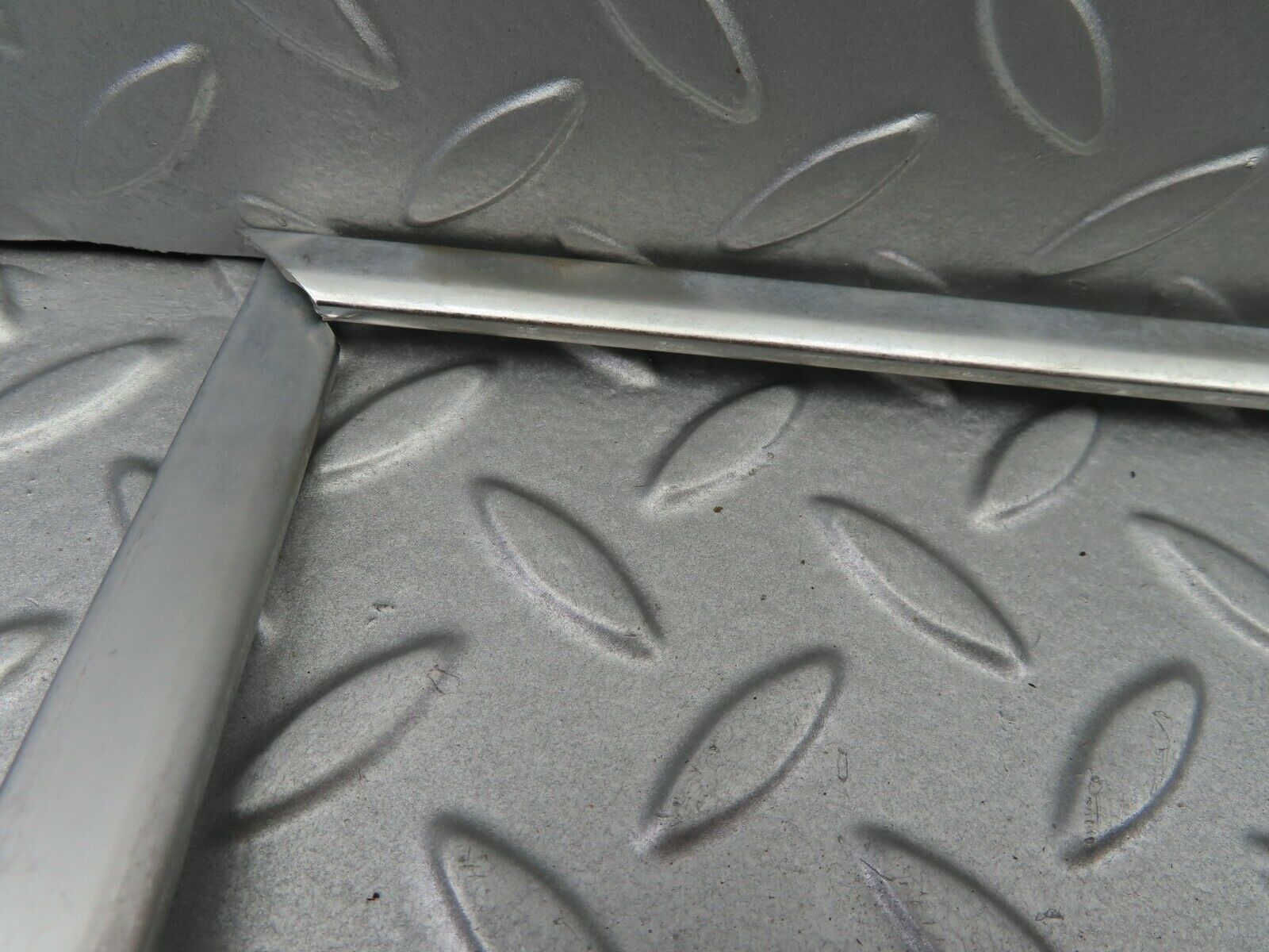 6209 Mercedes-Benz W126 380SE Door Chrome Window Frame Front Right