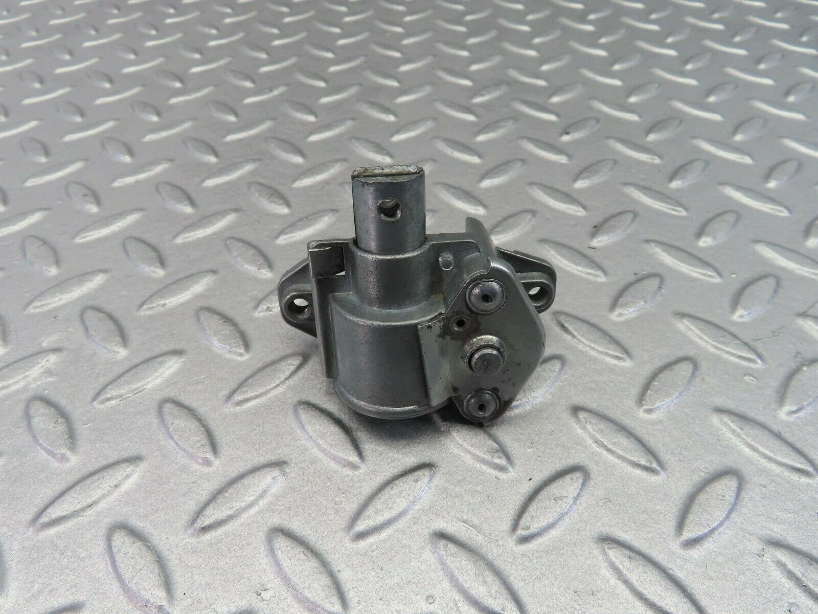 7842 Mercedes-Benz W115 220D Vent Window Regulator Left