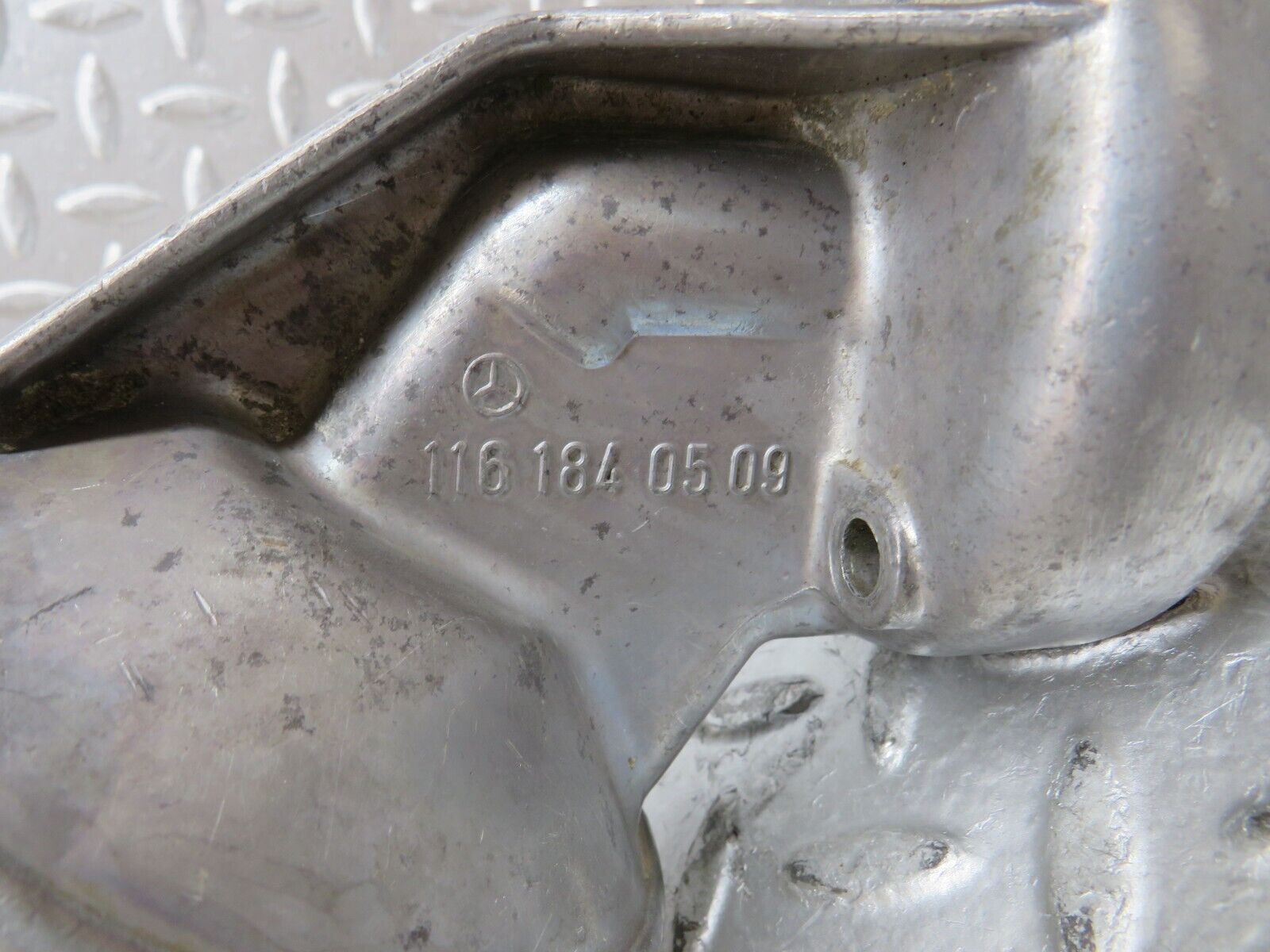 26313 Mercedes-Benz W116 350SE Oil Filter Housing 1161840509