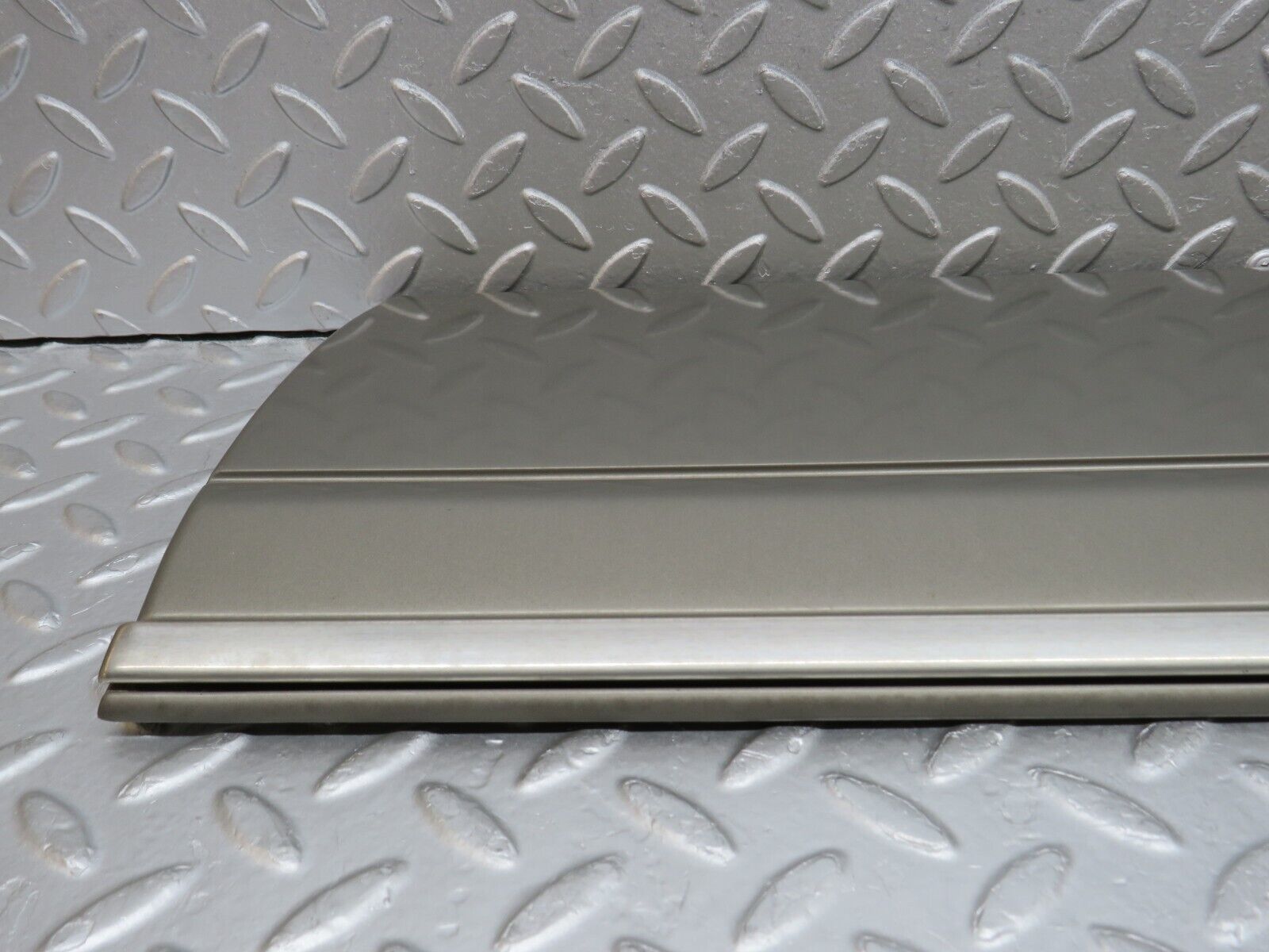 35965 Mercedes-Benz W126 420SE Rear Right Door Moulding Trim 1266904040