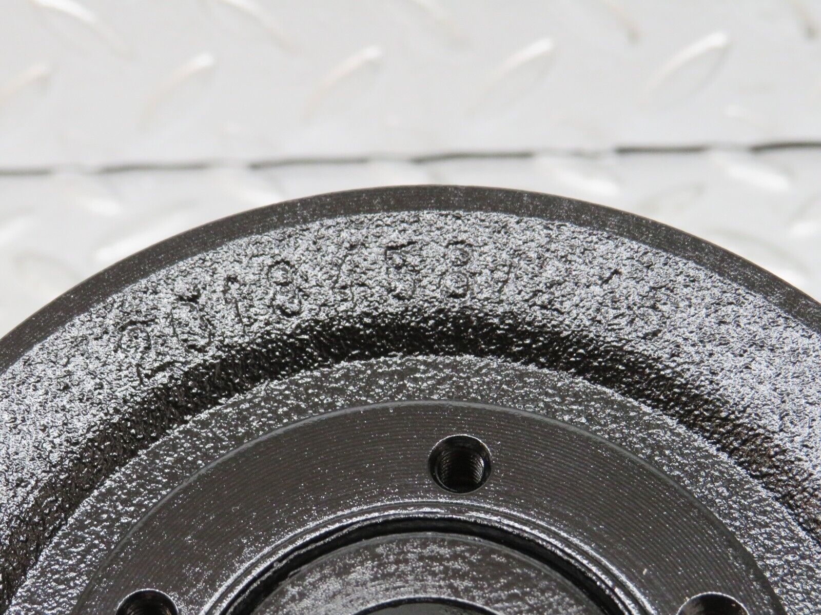 32150 Mercedes-Benz W123 230E Crankshaft Vibration Damper Pulley 1020300503