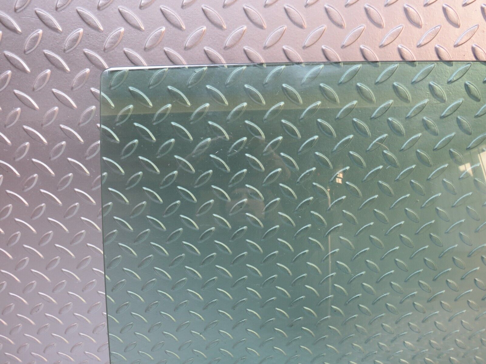 30421 Mercedes-Benz W124 230E Rear Left Door Window Glass