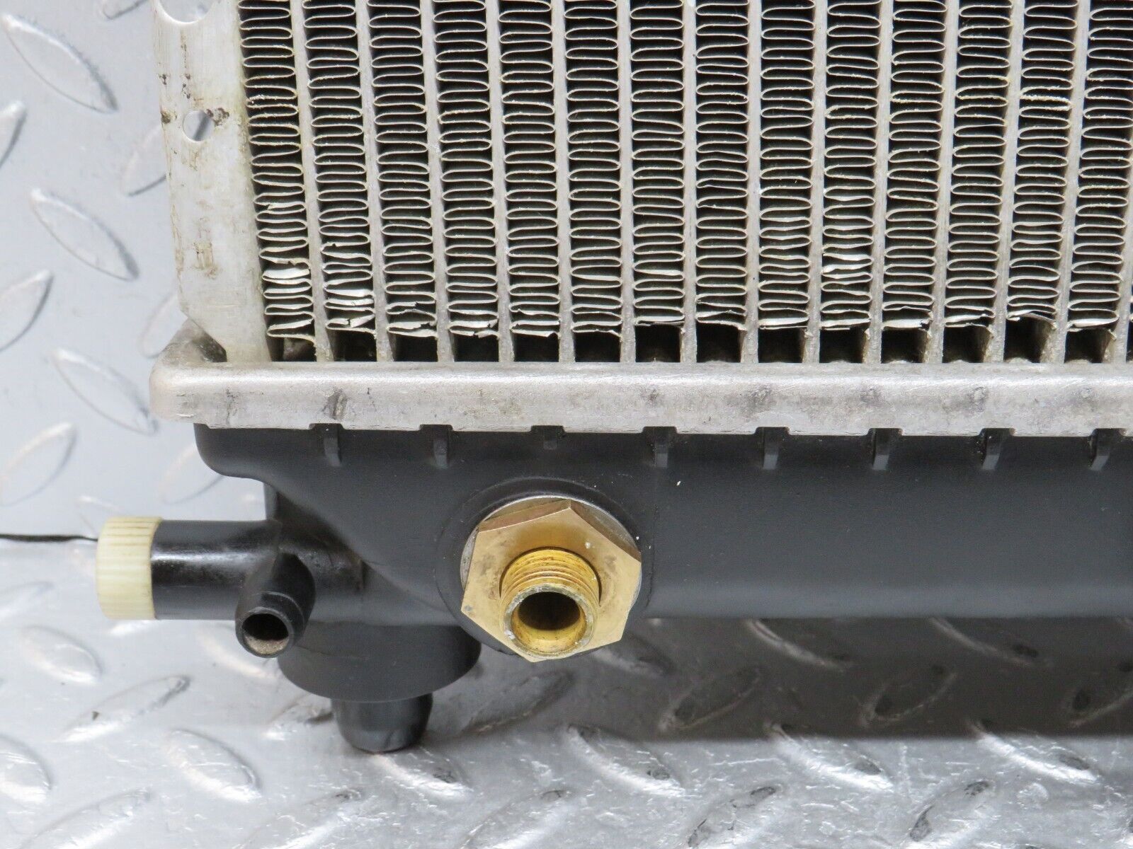 36658 Mercedes-Benz W201 190E 2.0L Coolant Radiator Nissens 62550