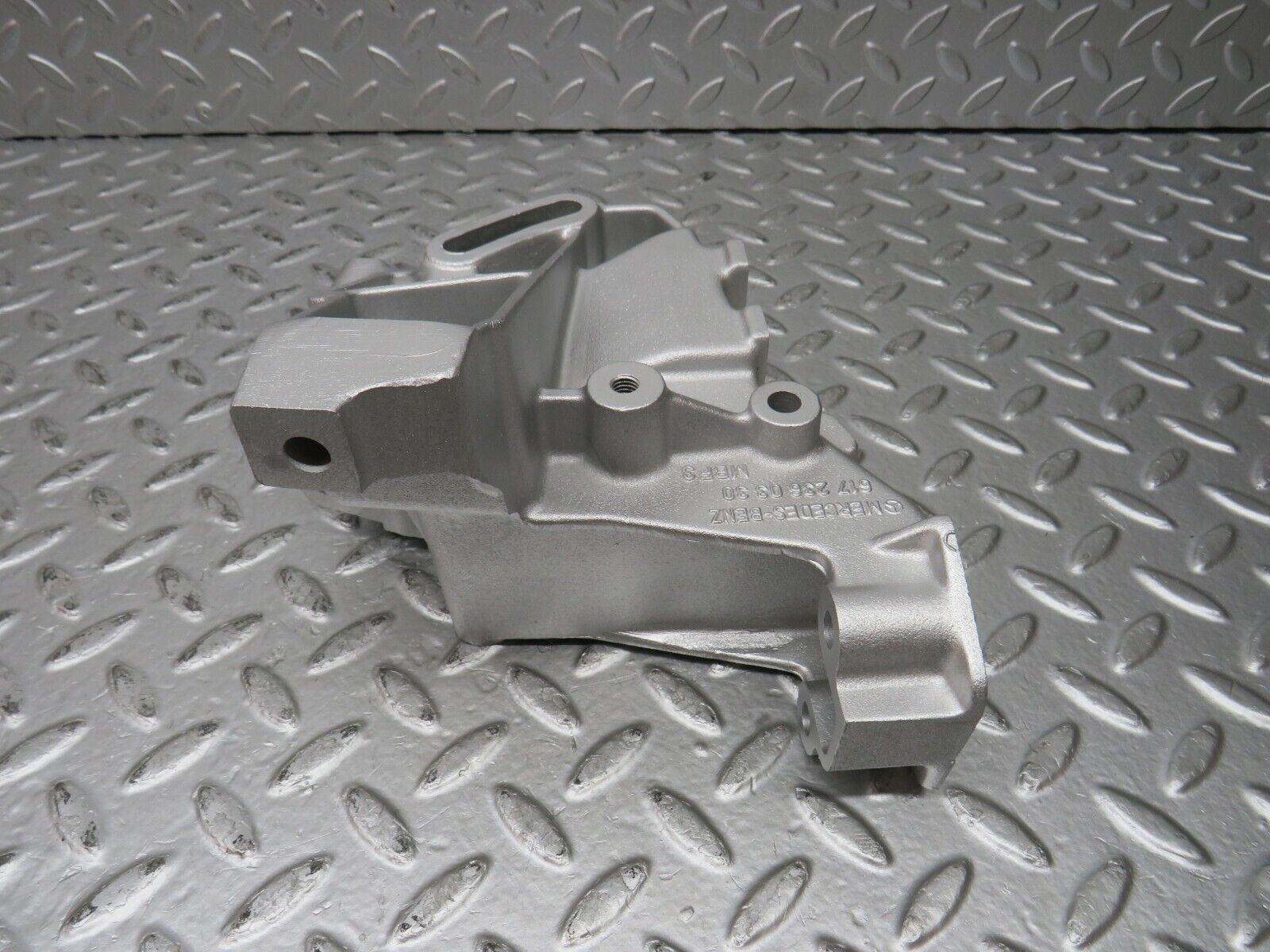 32911 Mercedes-Benz W123 300D Power Steering Pump Bracket 6172360330