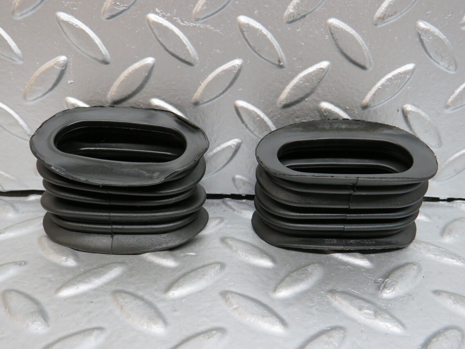 29464 Mercedes-Benz W124 230E Front Door Wire Protector Rubber 1248210197