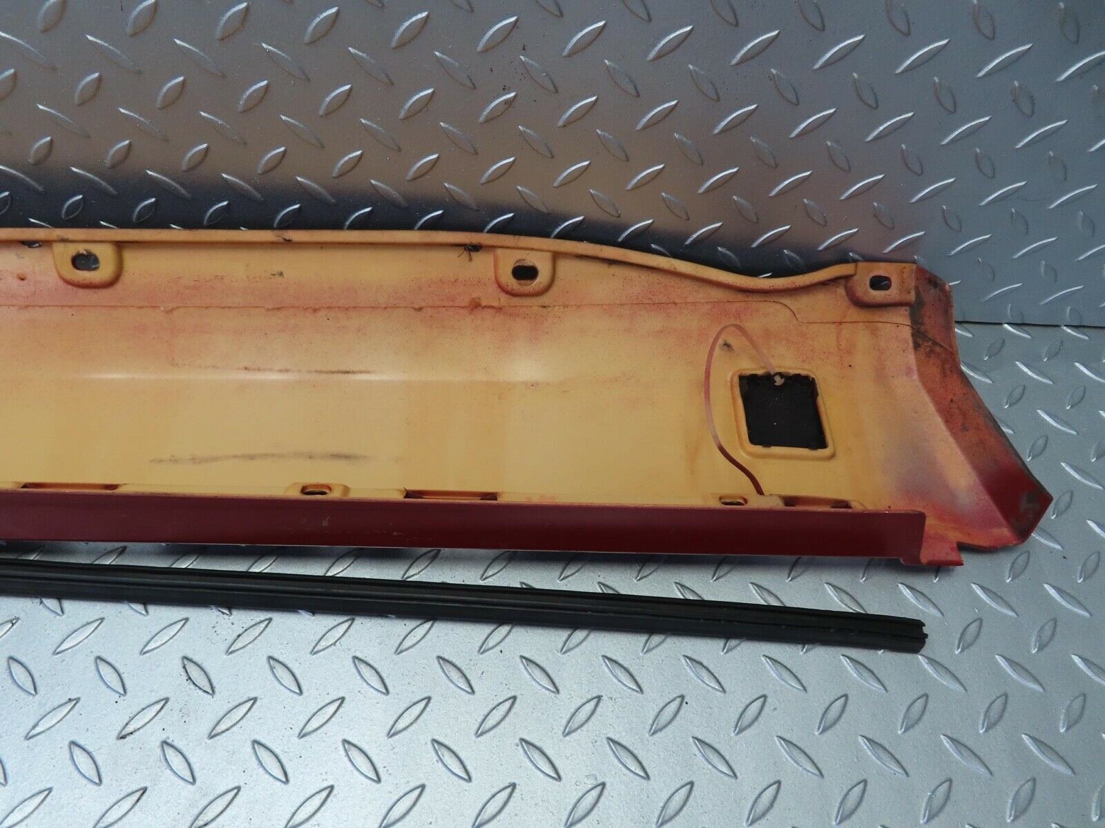 14800 Mercedes-Benz W201 190E Side Skirt Left Side