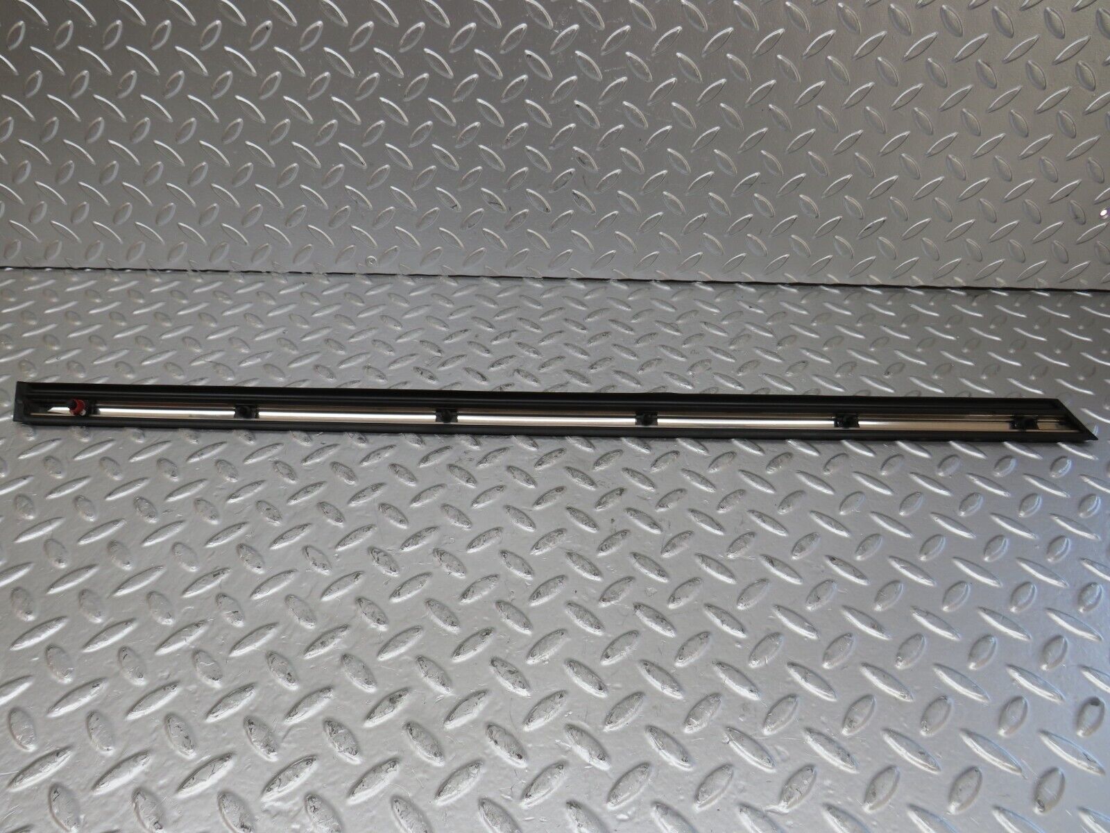 26079 Mercedes-Benz W116 450SE Rear Left Door Centre Moulding Trim