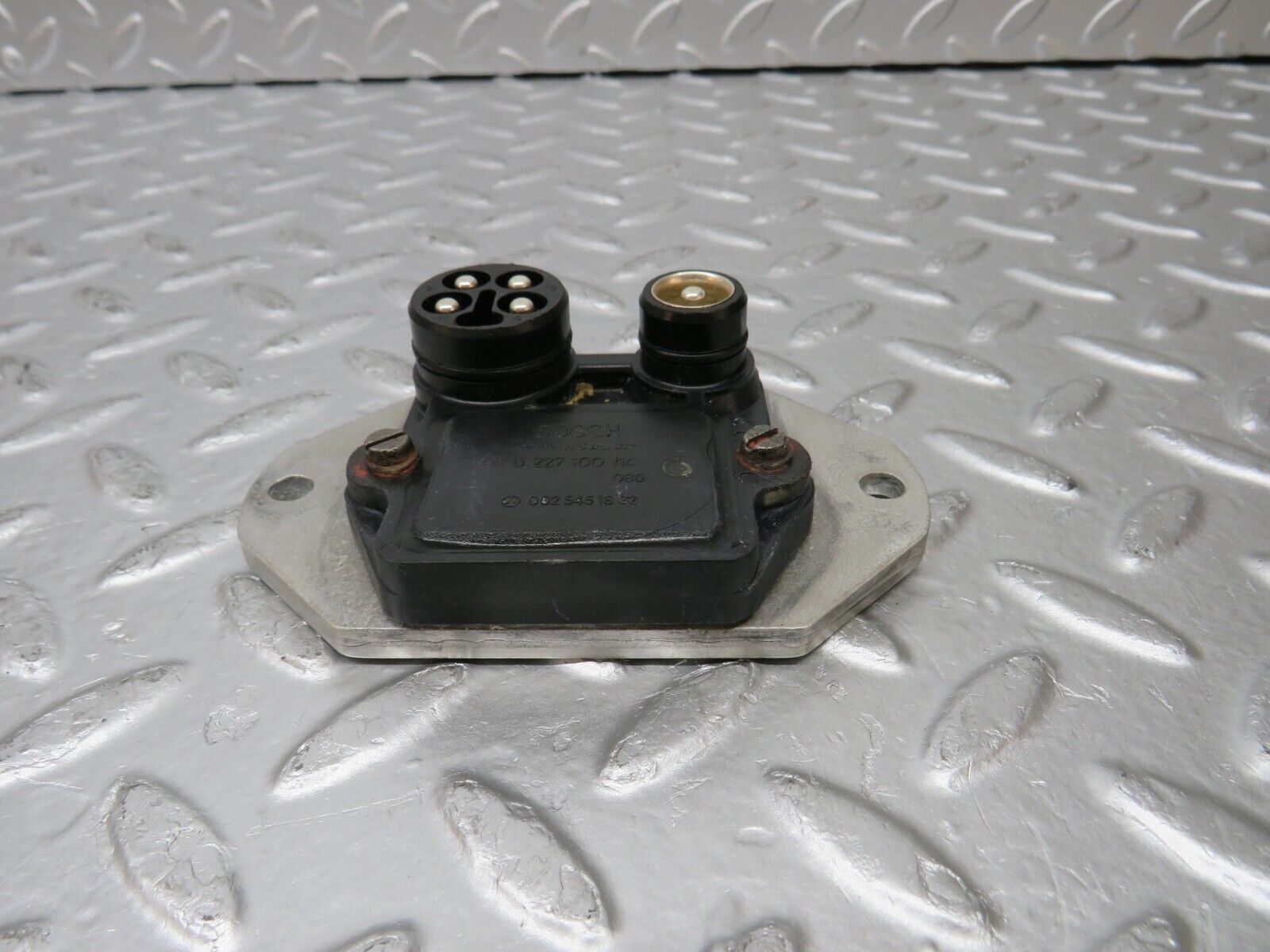 30620 Mercedes-Benz W201 190E 2.0L Ignition Control Unit Bosch 0227100114 0025451832