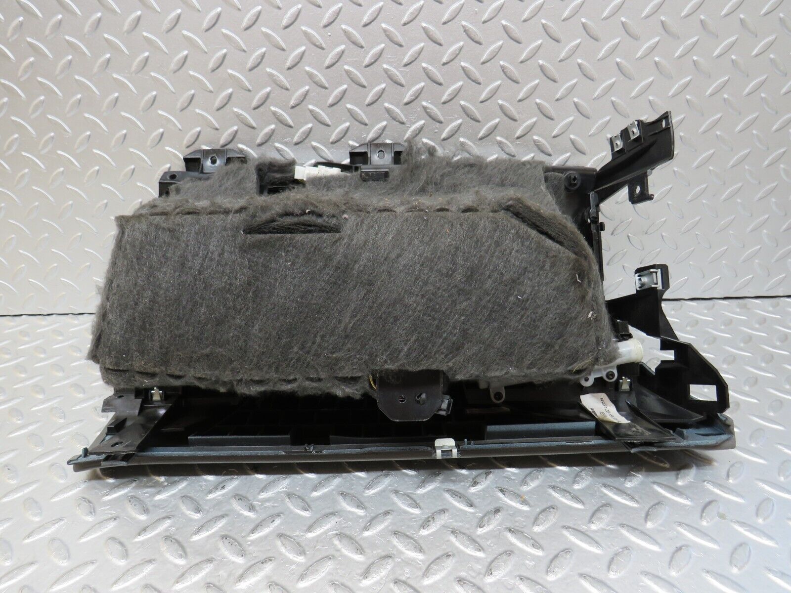 35201 Mercedes-Benz W221 Glove Box No Key