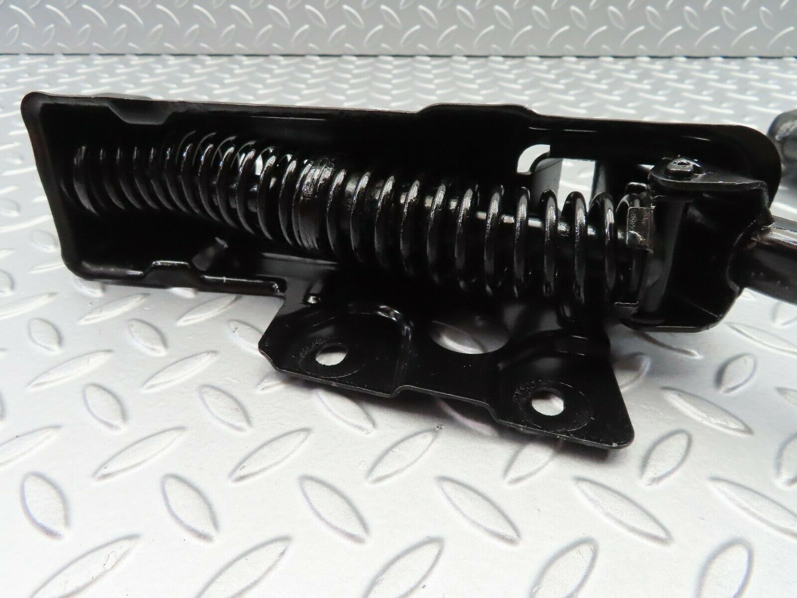 6422 Mercedes-Benz W126 380SE Trunk Lid Hinge Right Side