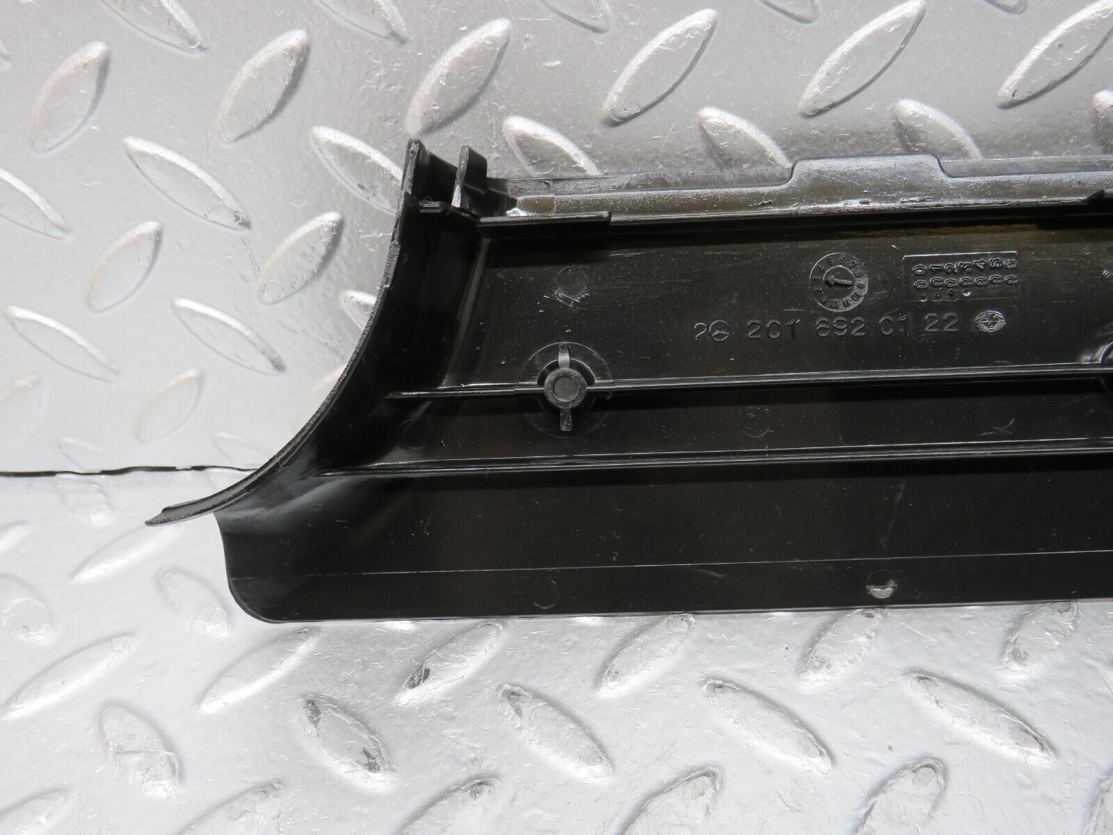 31685 Mercedes-Benz W201 190LE 1.8L B Pillar Bottom Cover Left Black 2016920122