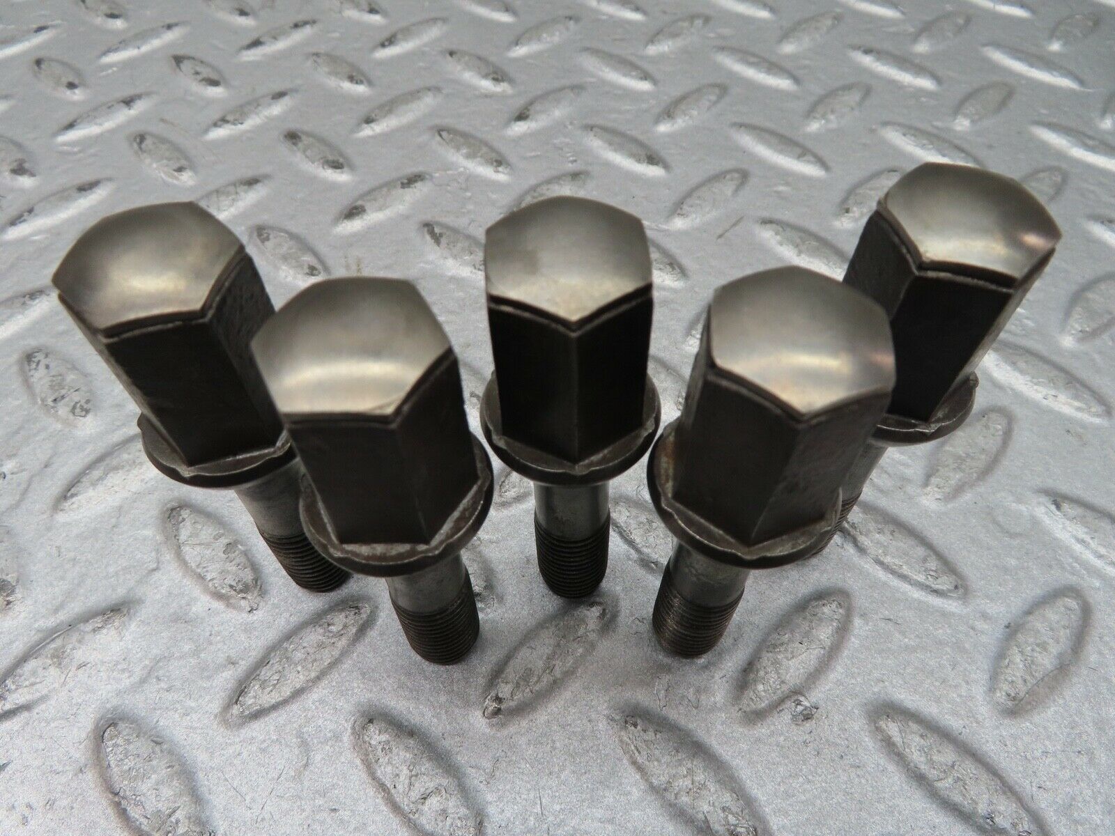 16780 Mercedes-Benz 5x Alloy Wheel Lug Bolt M12x1.5