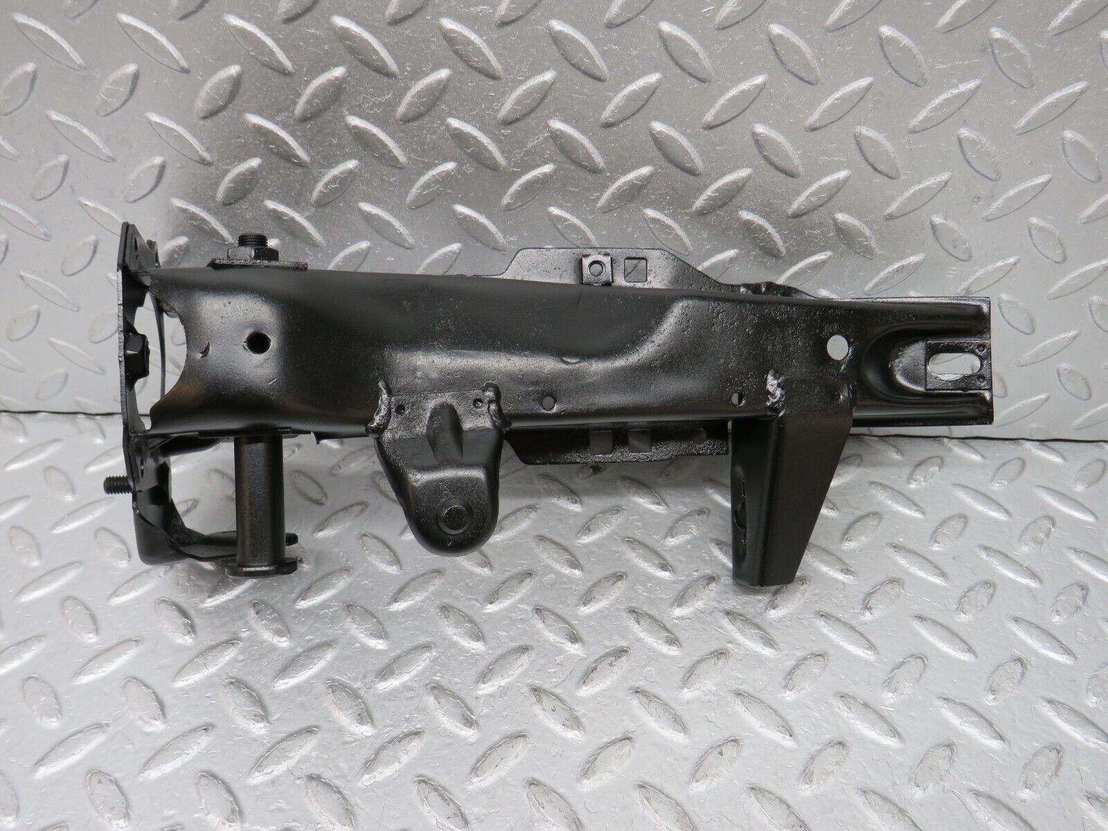 35911 Mercedes-Benz W108 Brake Pedal Bracket