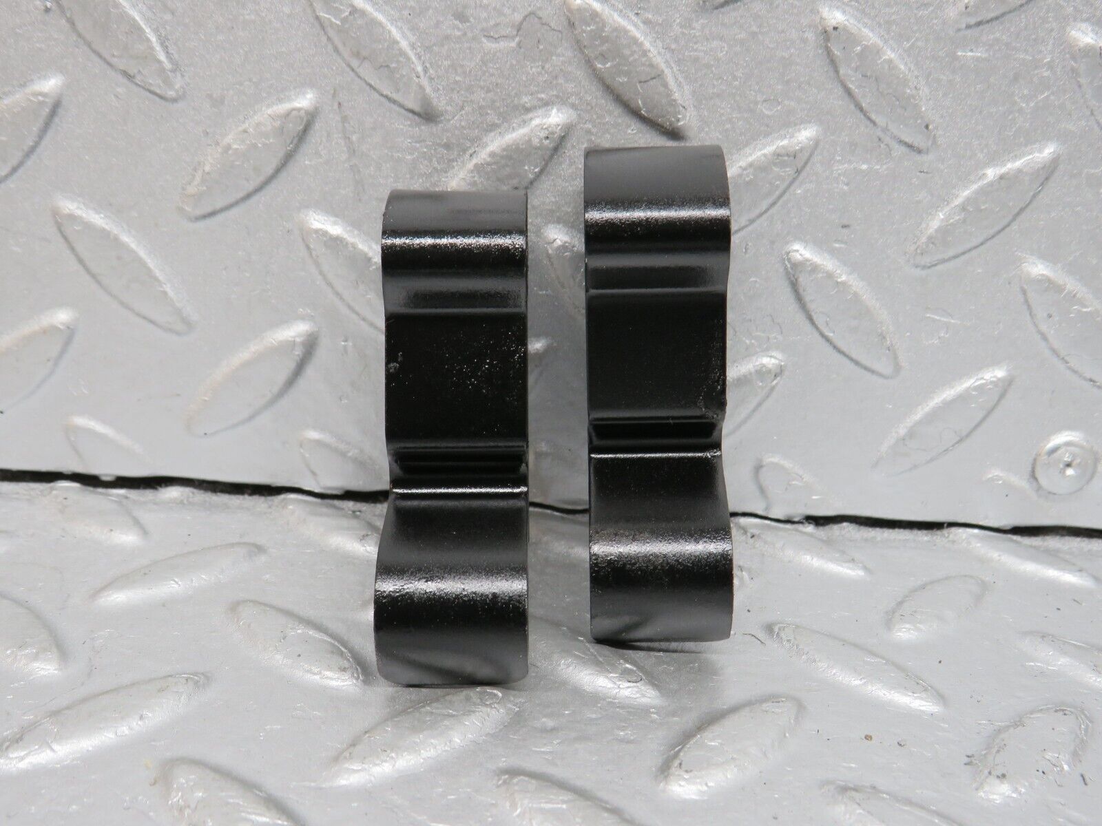 39650 Mercedes-Benz R129 320SL Coupe Radiator Fan Shroud Holder Bracket 2x