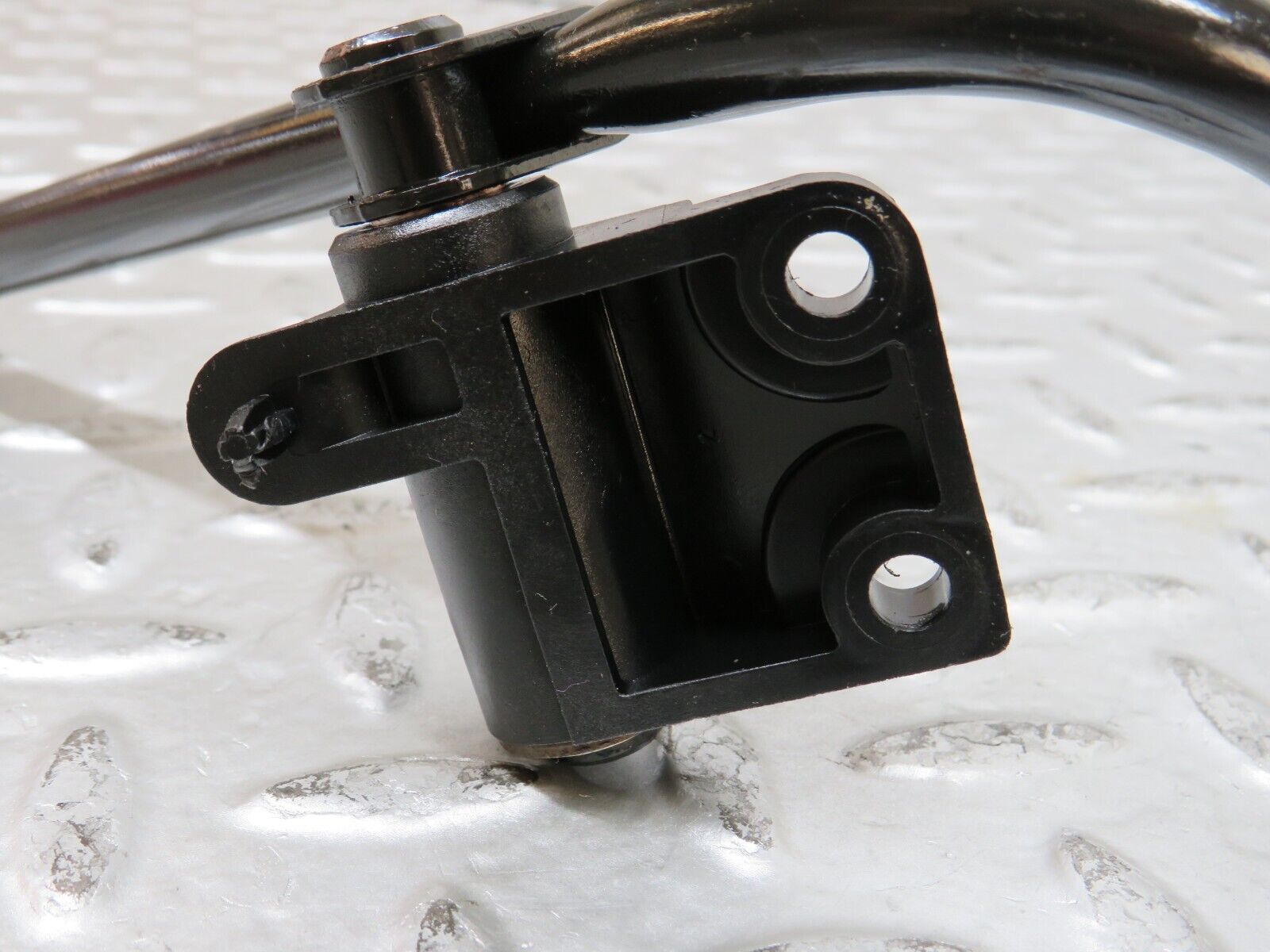 27704 Mercedes-Benz S124 300TE Wagon Accelerator Pedal Linkage 2013010318