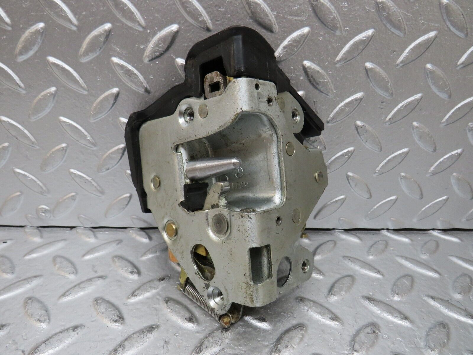 27016 Mercedes-Benz W123 240D Rear Left Door Lock Mechanism