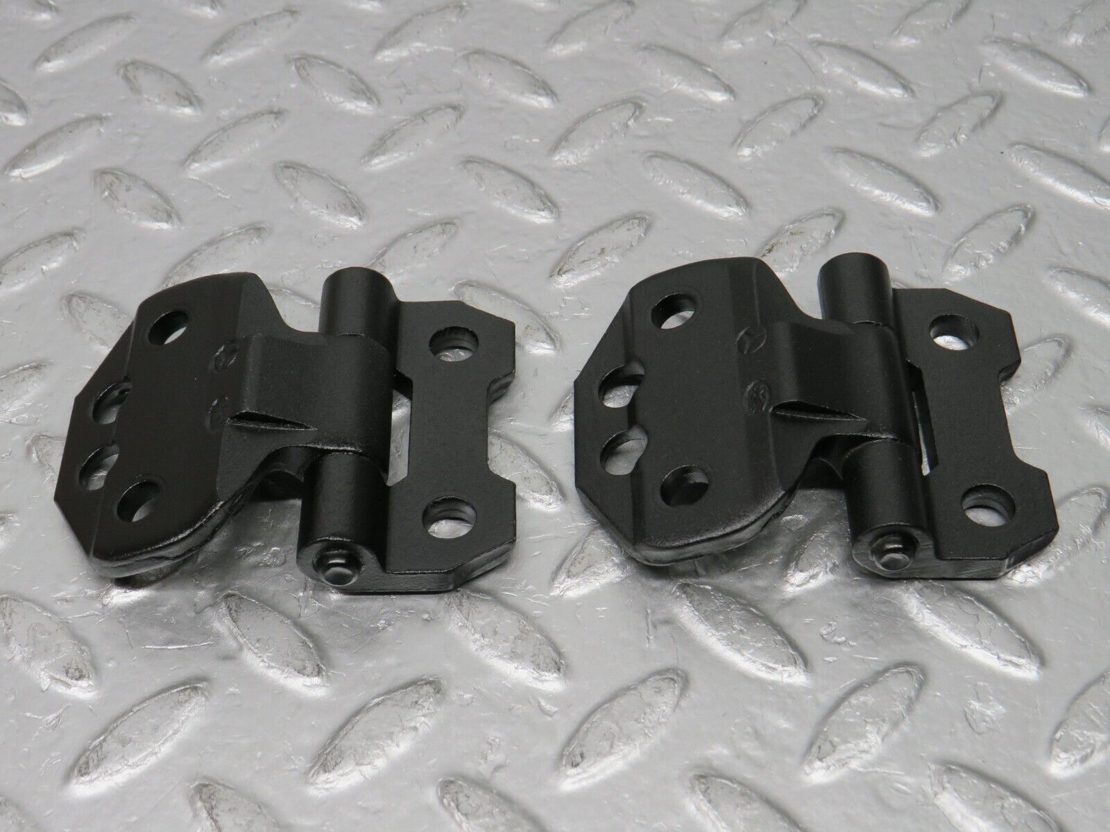 32557 Mercedes-Benz S124 300TE Wagon Door Hinge Right Side