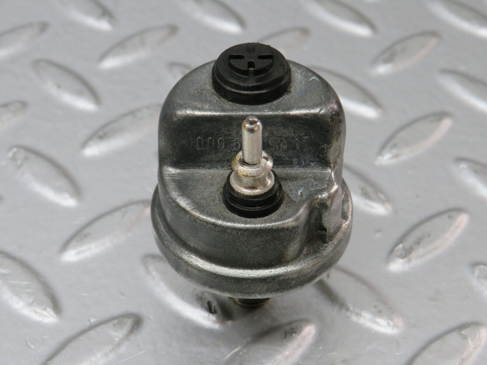 34244 Mercedes-Benz W124 260E Oil Pressure Sensor 0065429417