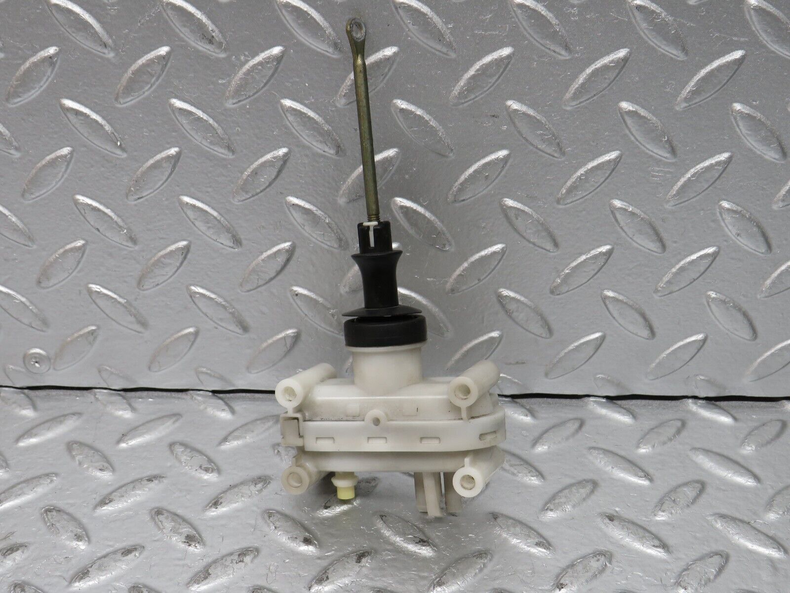 31640 Mercedes-Benz W201 190LE 1.8L Door Lock Vacuum Actuator Rear Left