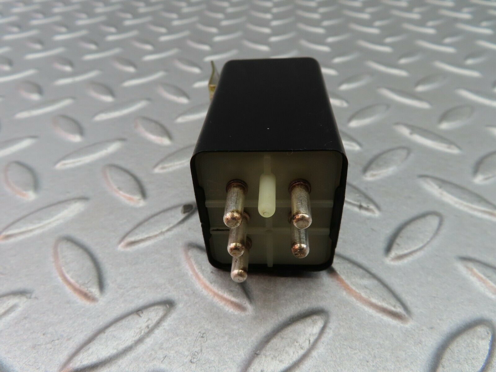 5792 Mercedes-Benz W123 200 Rear Heated Window Relay 1078200010