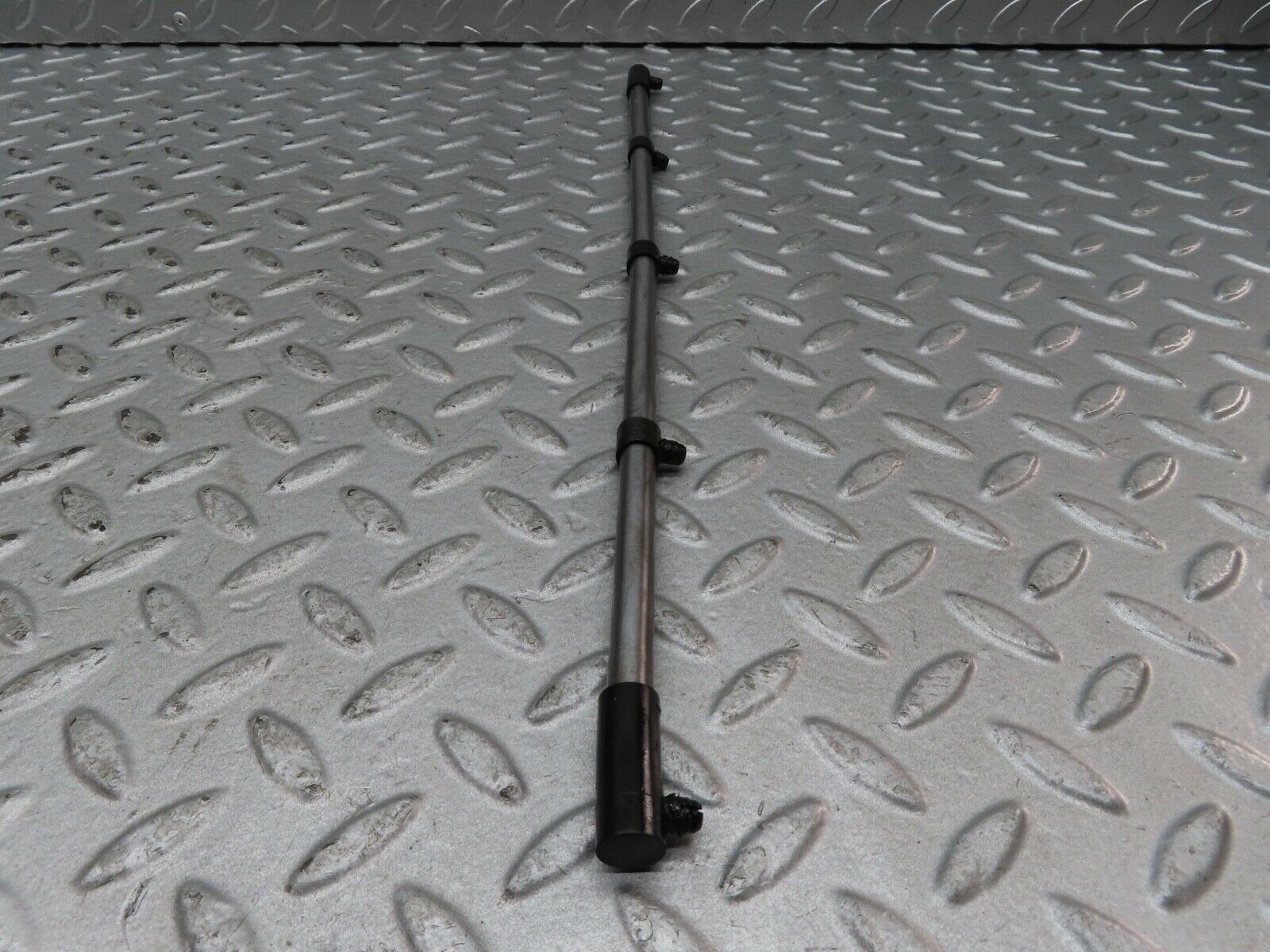 17790 Mercedes-Benz W116 450SEL Camshaft Oil Tube