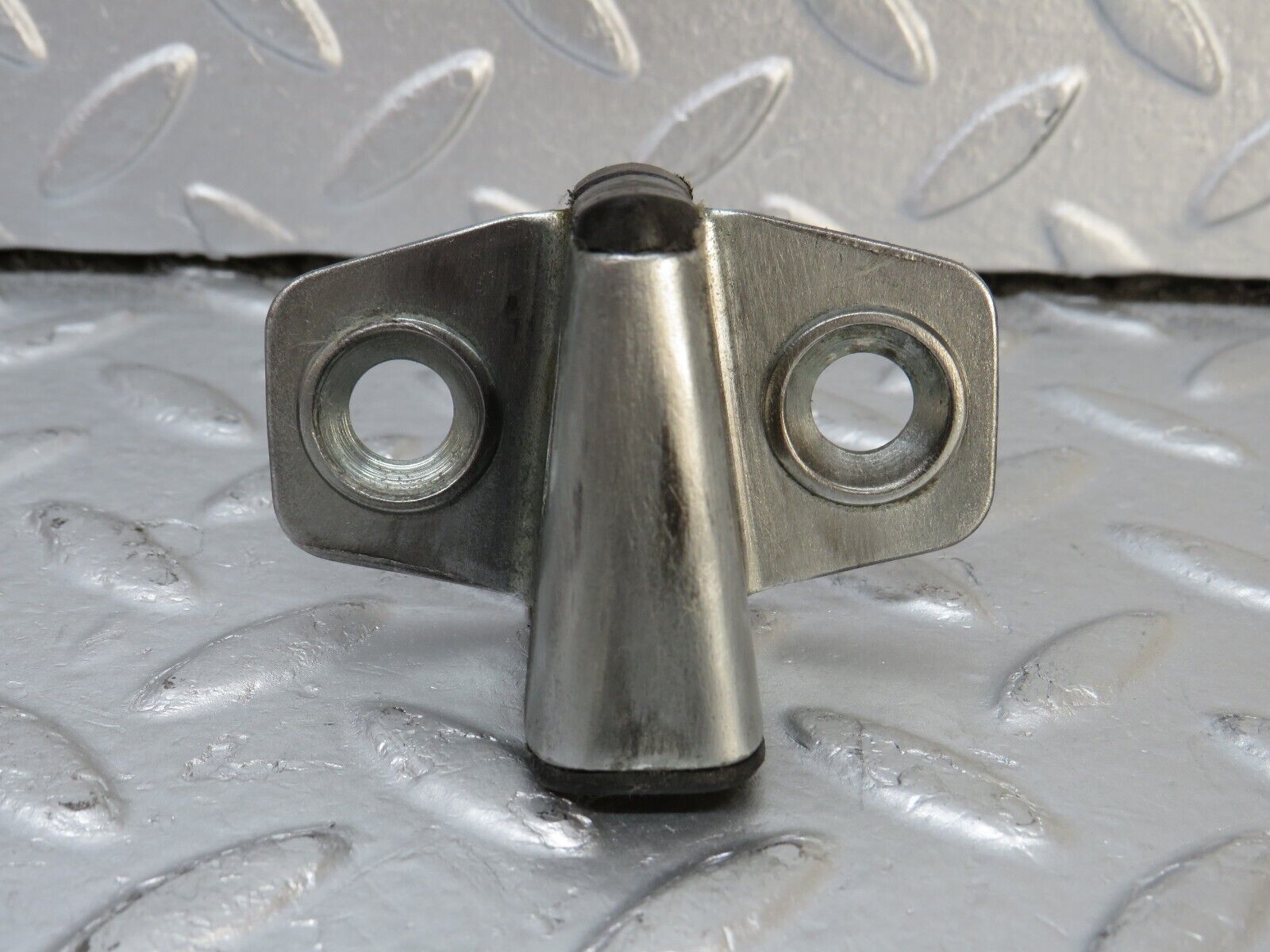 33898 Mercedes-Benz W124 260E Door Lock Latch