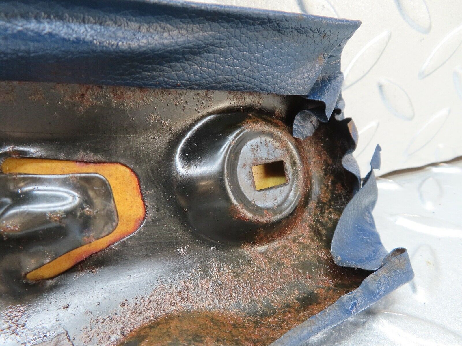 17512 Mercedes-Benz W116 450SEL B Pillar Cover Left Side Blue