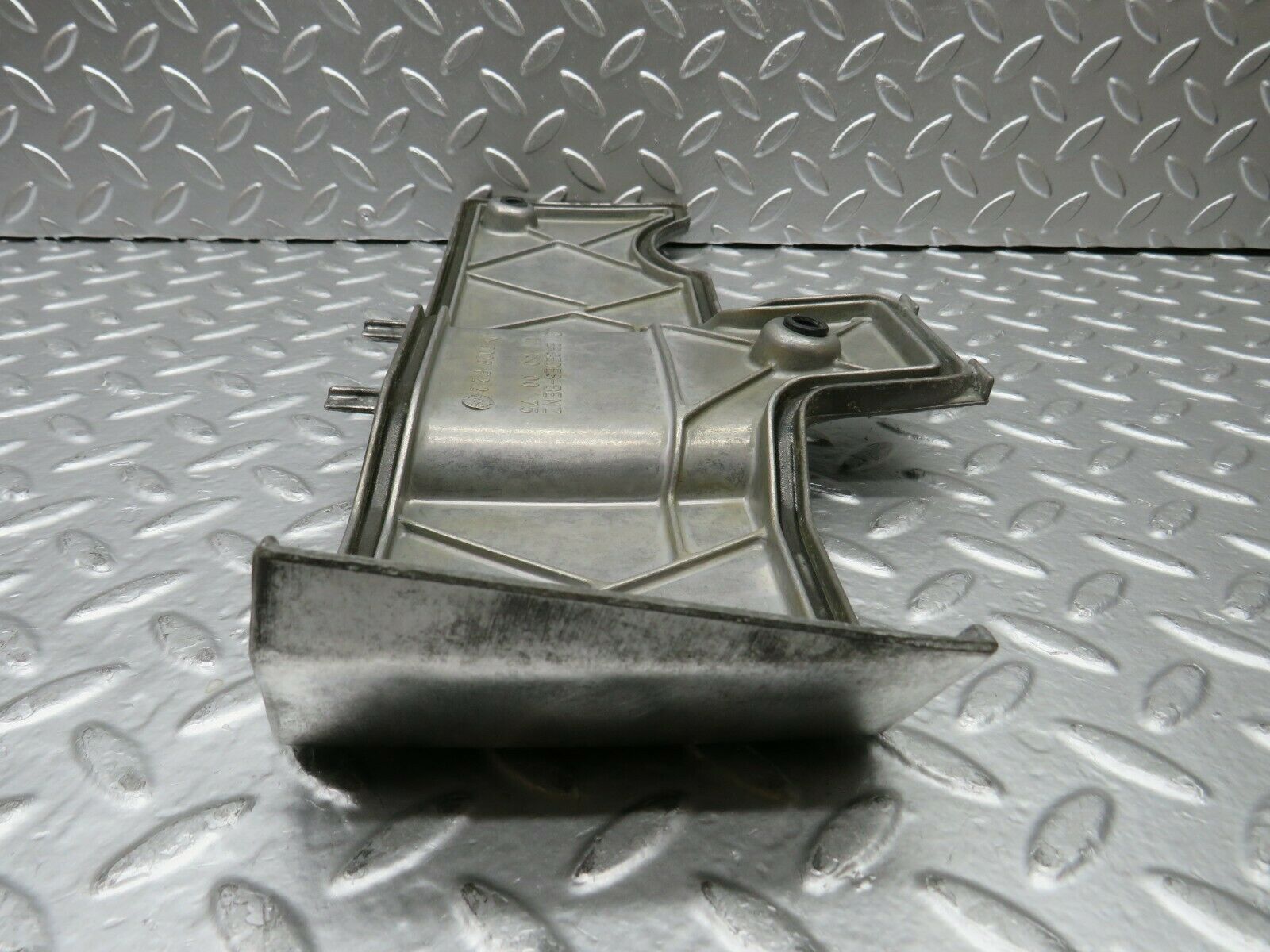 22517 Mercedes-Benz C124 E220 Coupe Ignition Cable Cover 1111500075