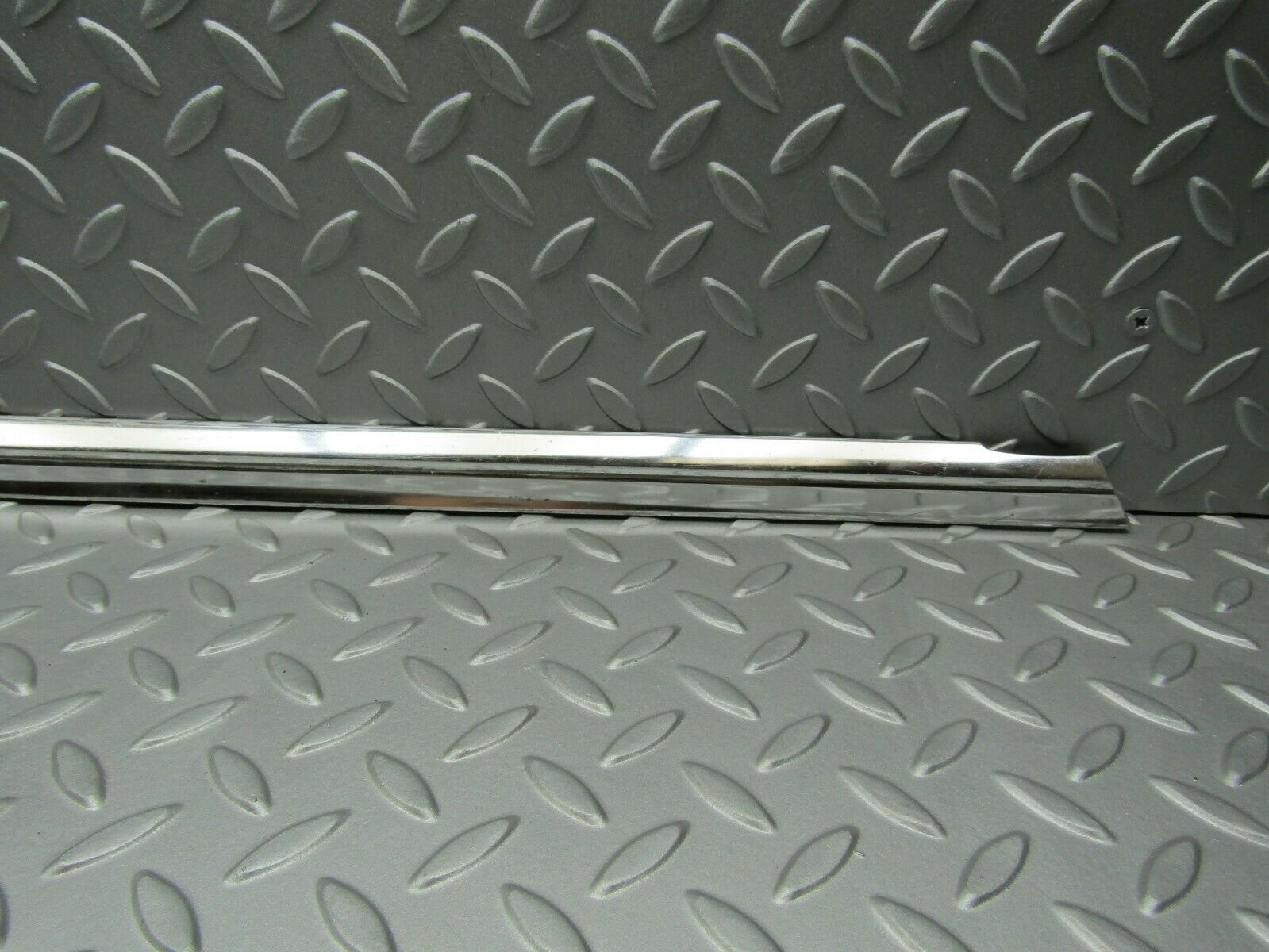 3317 Mercedes-Benz W108 280SE Front Left Door Chrome Moulding Trim