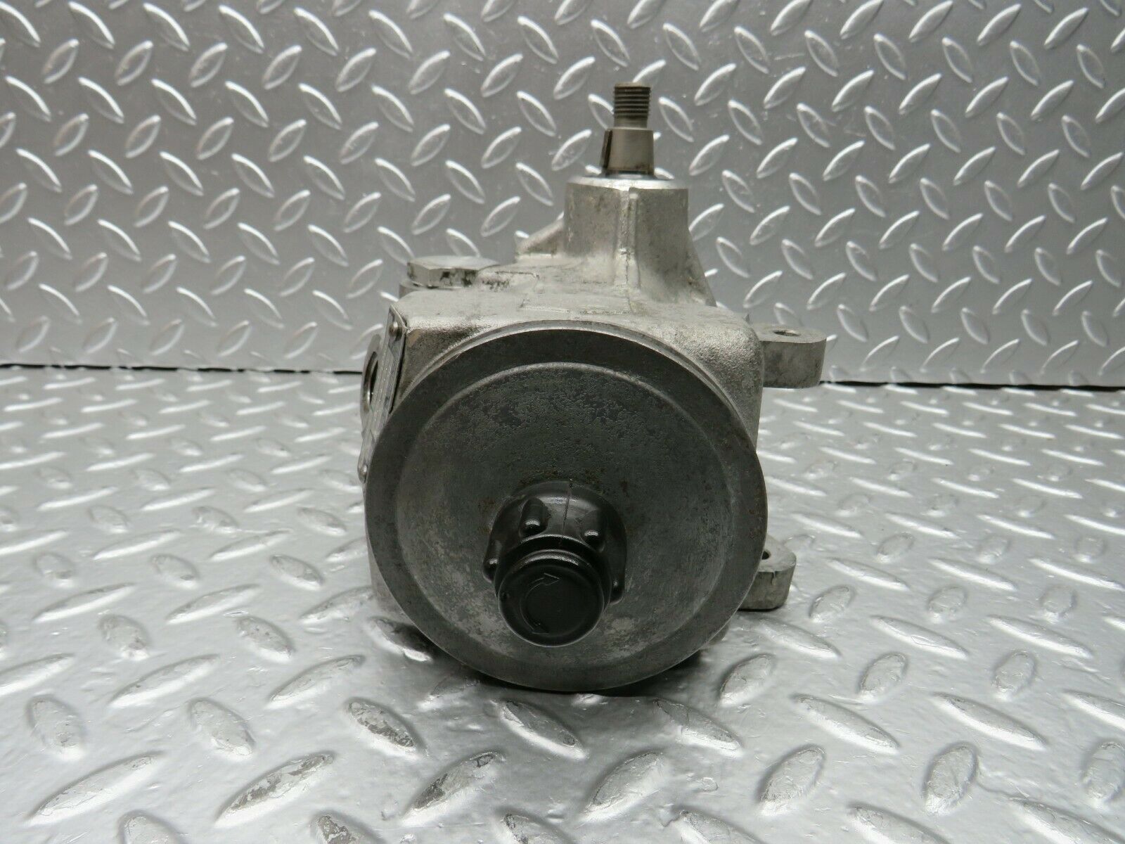 24116 Mercedes-Benz W123 280E Power Steering Pump 7672900448 1264601380