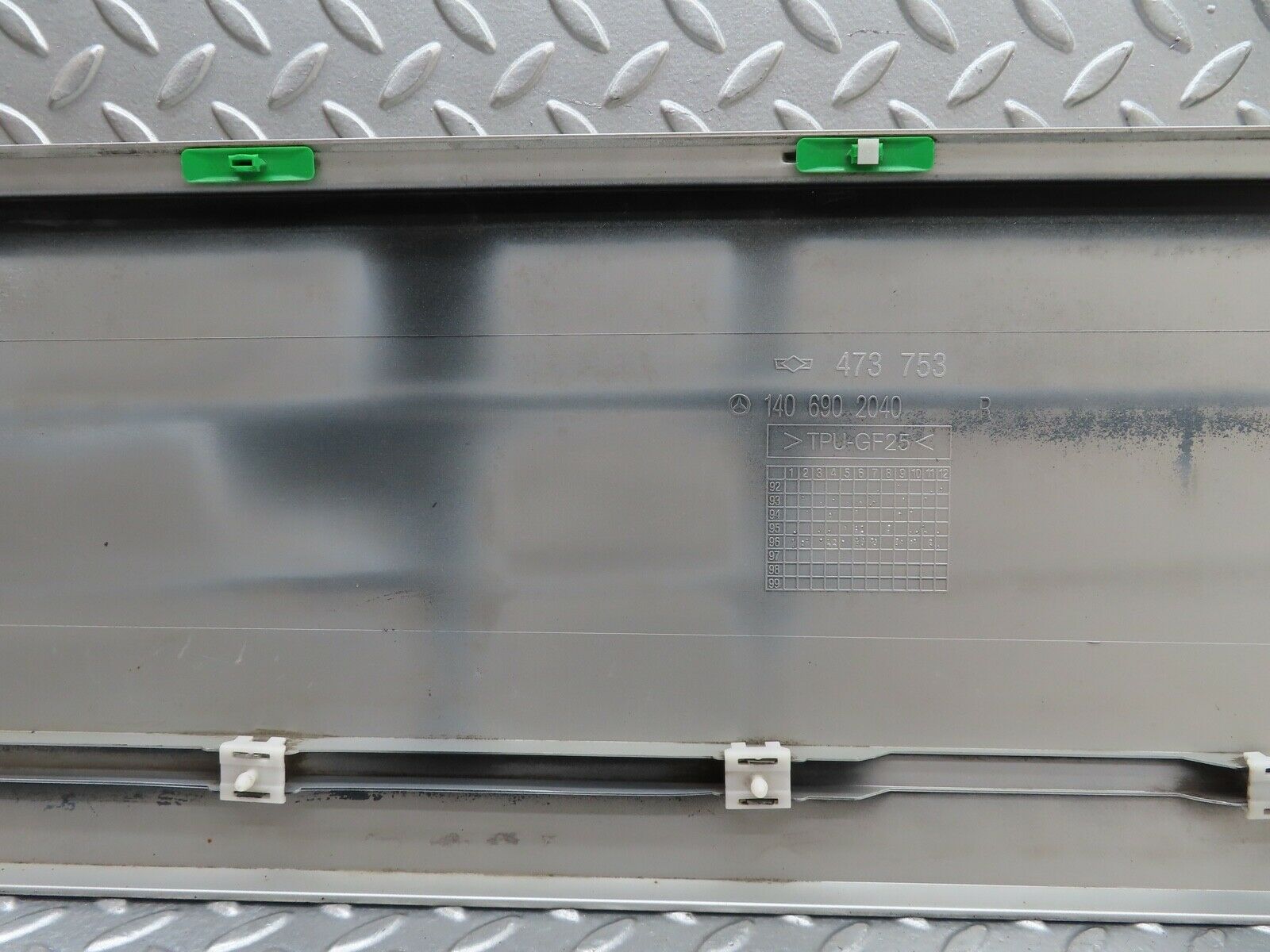 19318 Mercedes-Benz C140 CL420 Coupe Right Door Lower Moulding Trim 1406902040