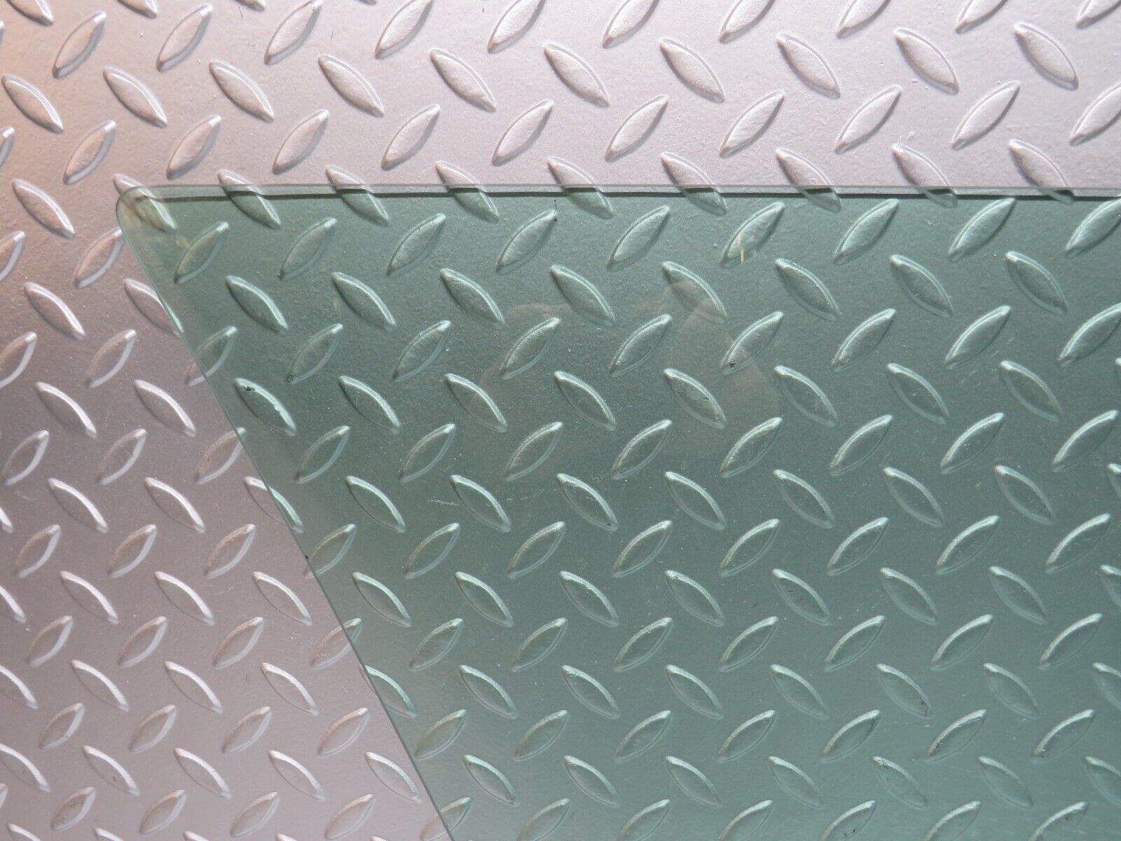 31448 Mercedes-Benz S124 220TE Wagon Rear Right Trunk Quarter Window Glass